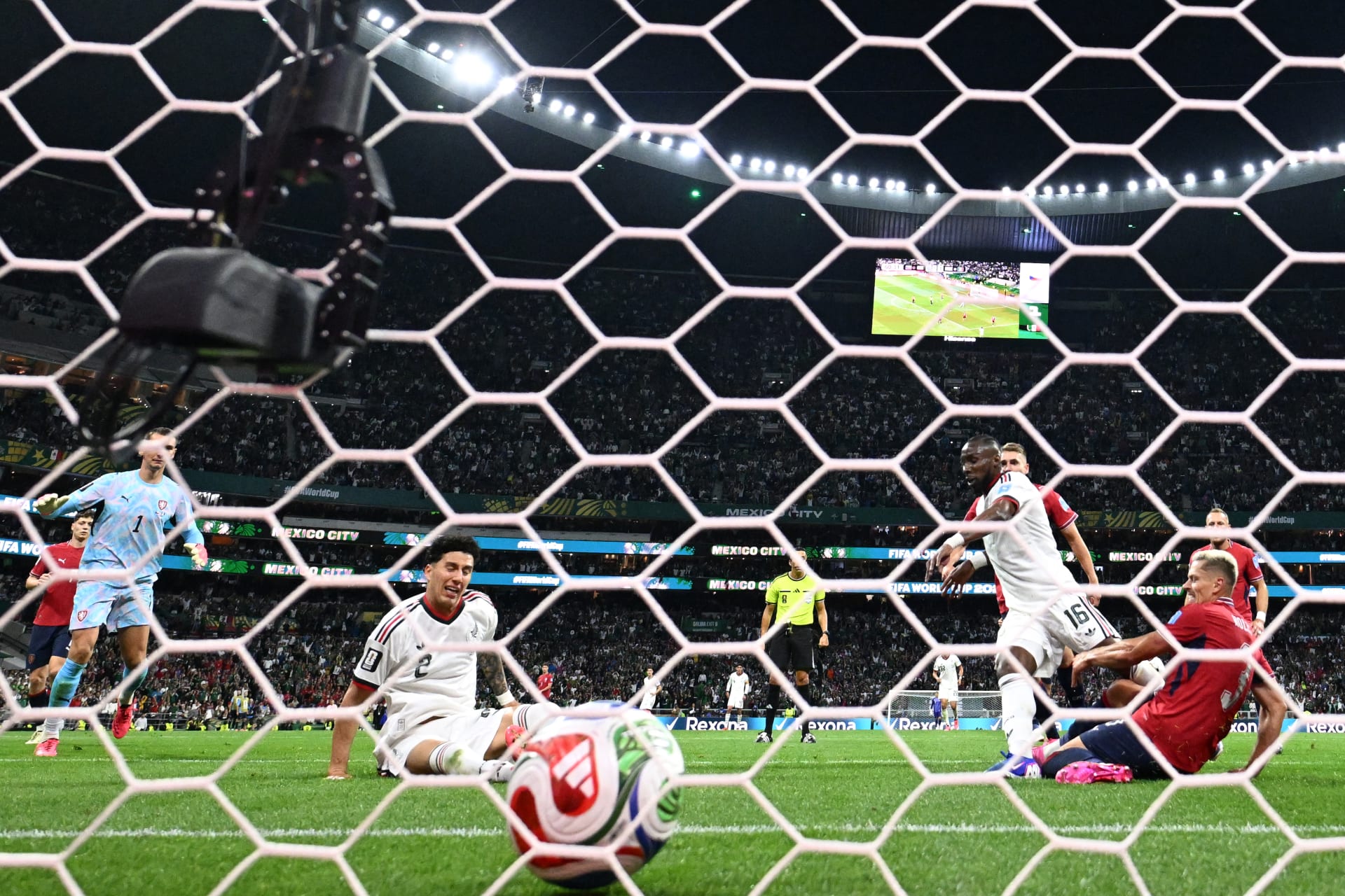 منتخب أوروبي آخر ينهي عقد مدربه بعد الخروج من كأس العالم 2026
