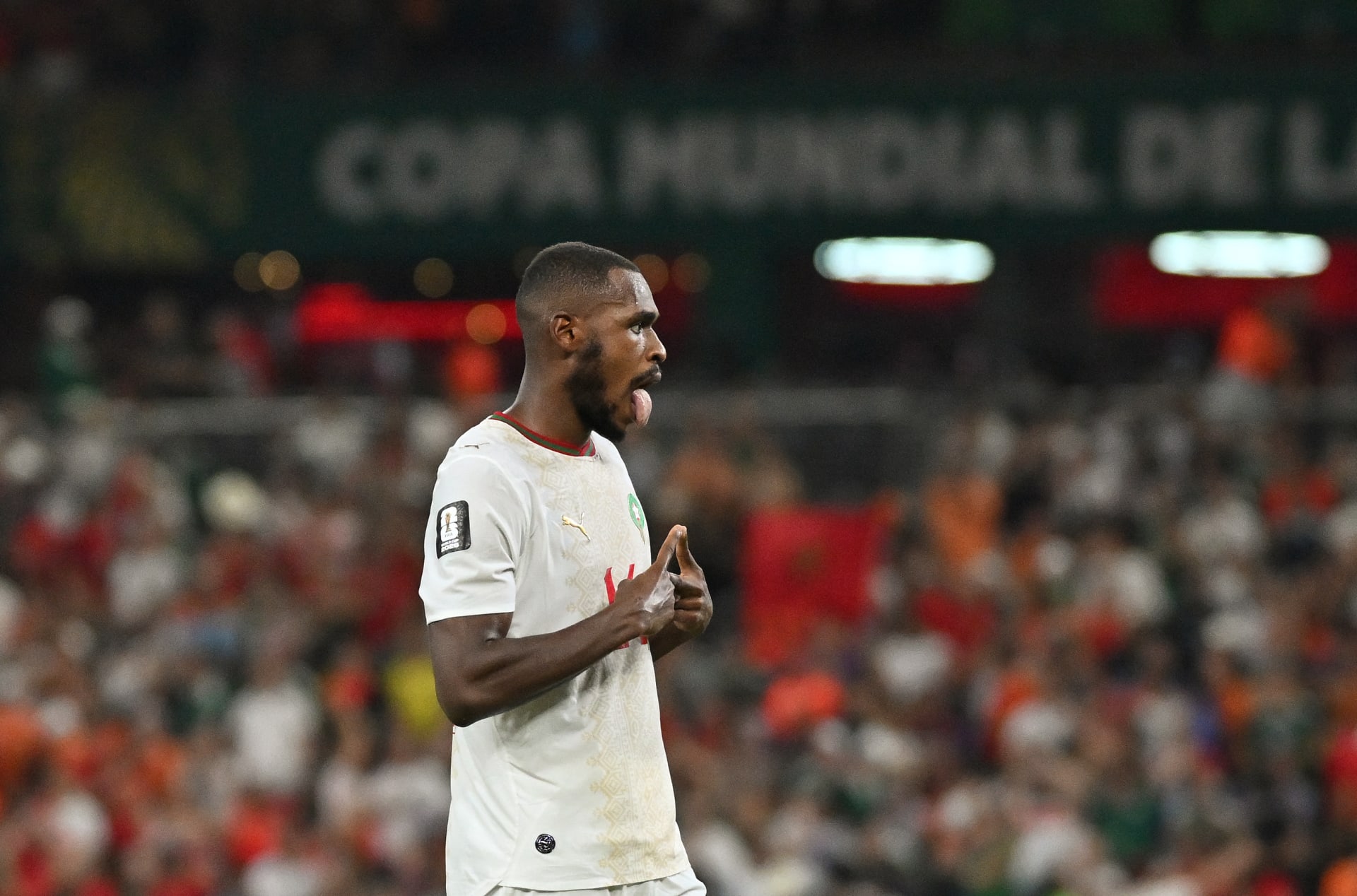 بعد المونديال.. مدافع منتخب المغرب ينضم لنادٍ صاعد حديثاً إلى البريميرليغ