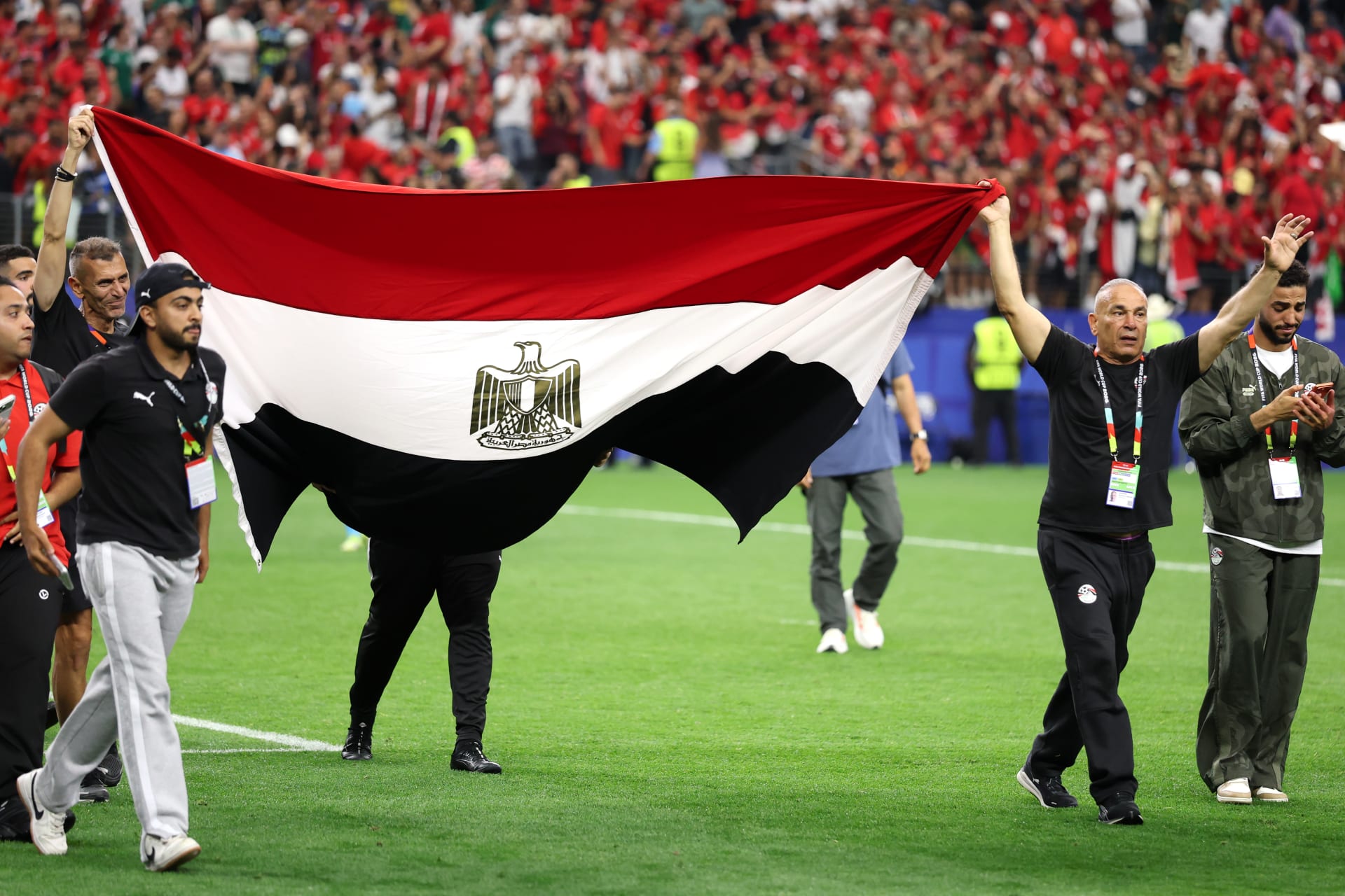 منها تشكيل لجنة لتجديد عقد حسام حسن.. اتحاد الكرة المصري يصدر 6 قرارات