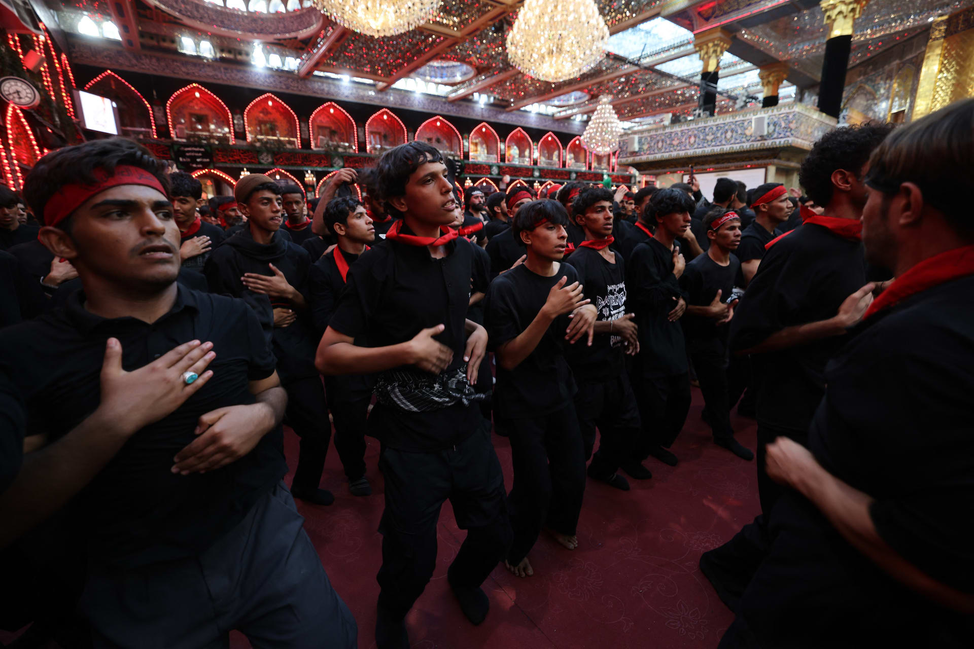 "نعتذر عن التقصير".. مقتدى الصدر يعلق على ختام فعاليات "إحياء زيارة أربعينية الإمام الحسين"