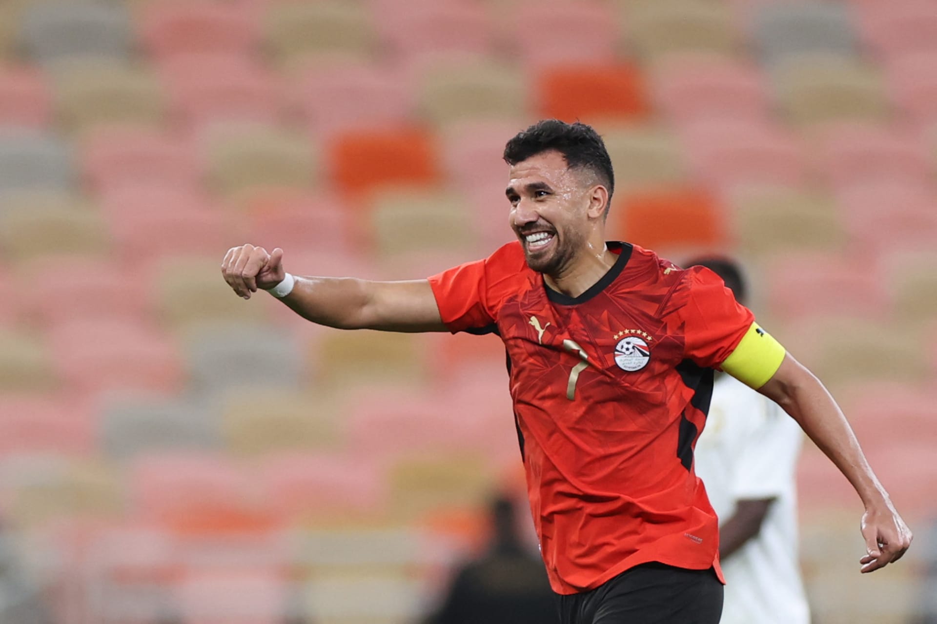 نادٍ في الدوري السعودي يعلن تعاقده مع تريزيجيه