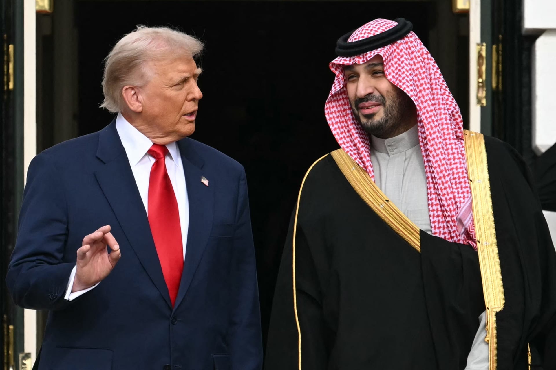 مذكرة بوصف ترامب له.. هكذا هنأت السفارة الأمريكية في الرياض محمد بن سلمان بعيد ميلاده