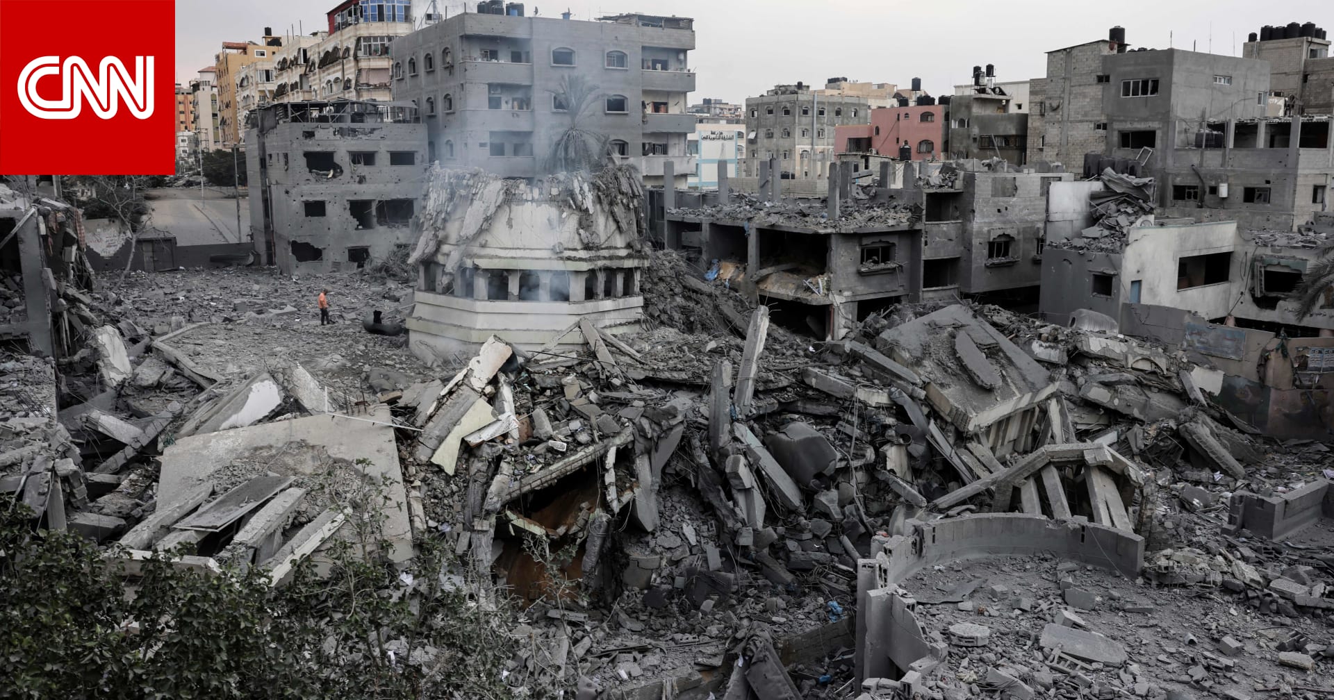 قبل وبعد.. صور تُظهر ما حل بمسجدين في غزة جراء القصف الإسرائيلي
