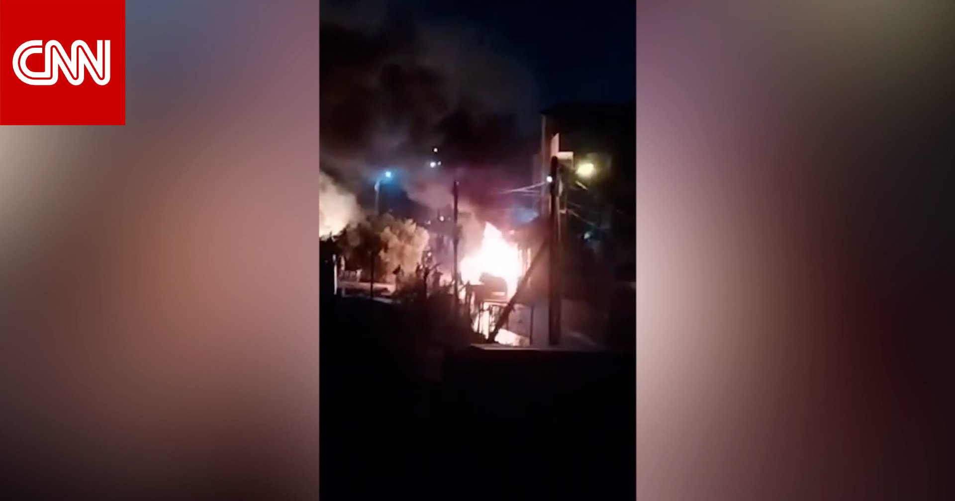 أطلقوا الرصاص وأشعلوا النار.. شاهد ما فعله مستوطنون مسلحون لمنزل فلسطينيين بالضفة الغربية