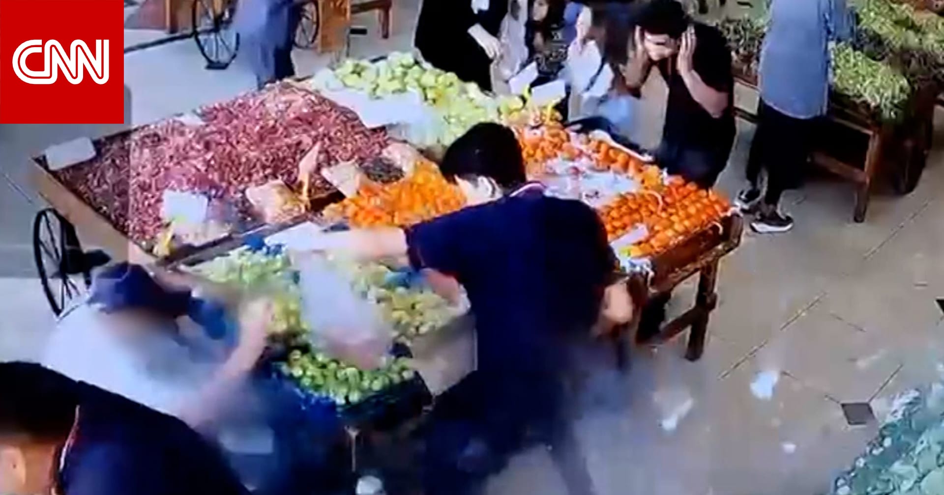 فيديو يظهر لحظة انفجار جهاز "بيجر" في متجر بلبنان