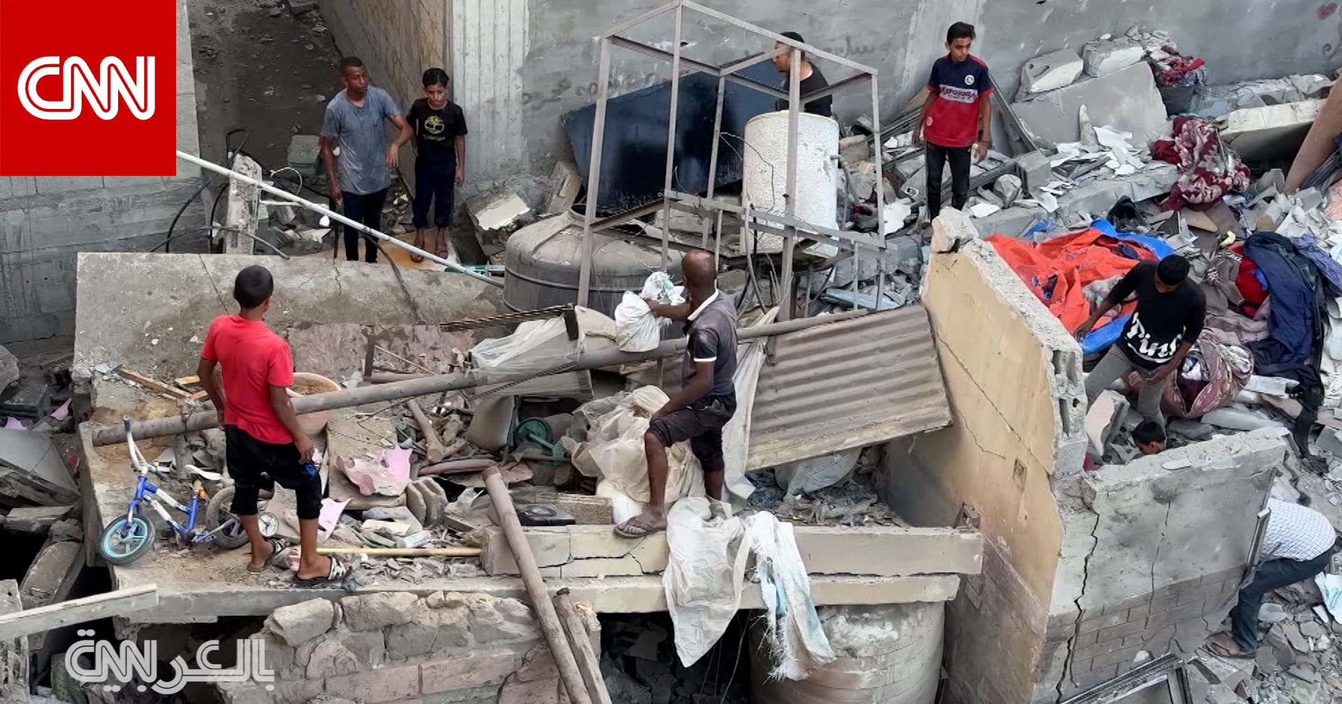 "نعاني من تخويف وترهيب".. رجل بعد مقتل 14 شخصًا بغارة إسرائيلية على مخيم لاجئين في غزة