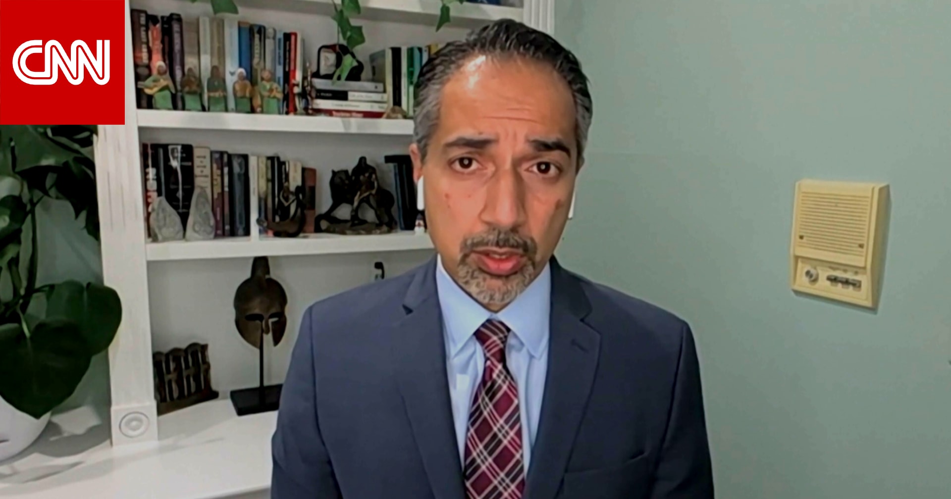 ماذا يدور بذهن مسؤولي إيران وسط ما يحدث بالمنطقة؟.. محلل يوضح لـCNN