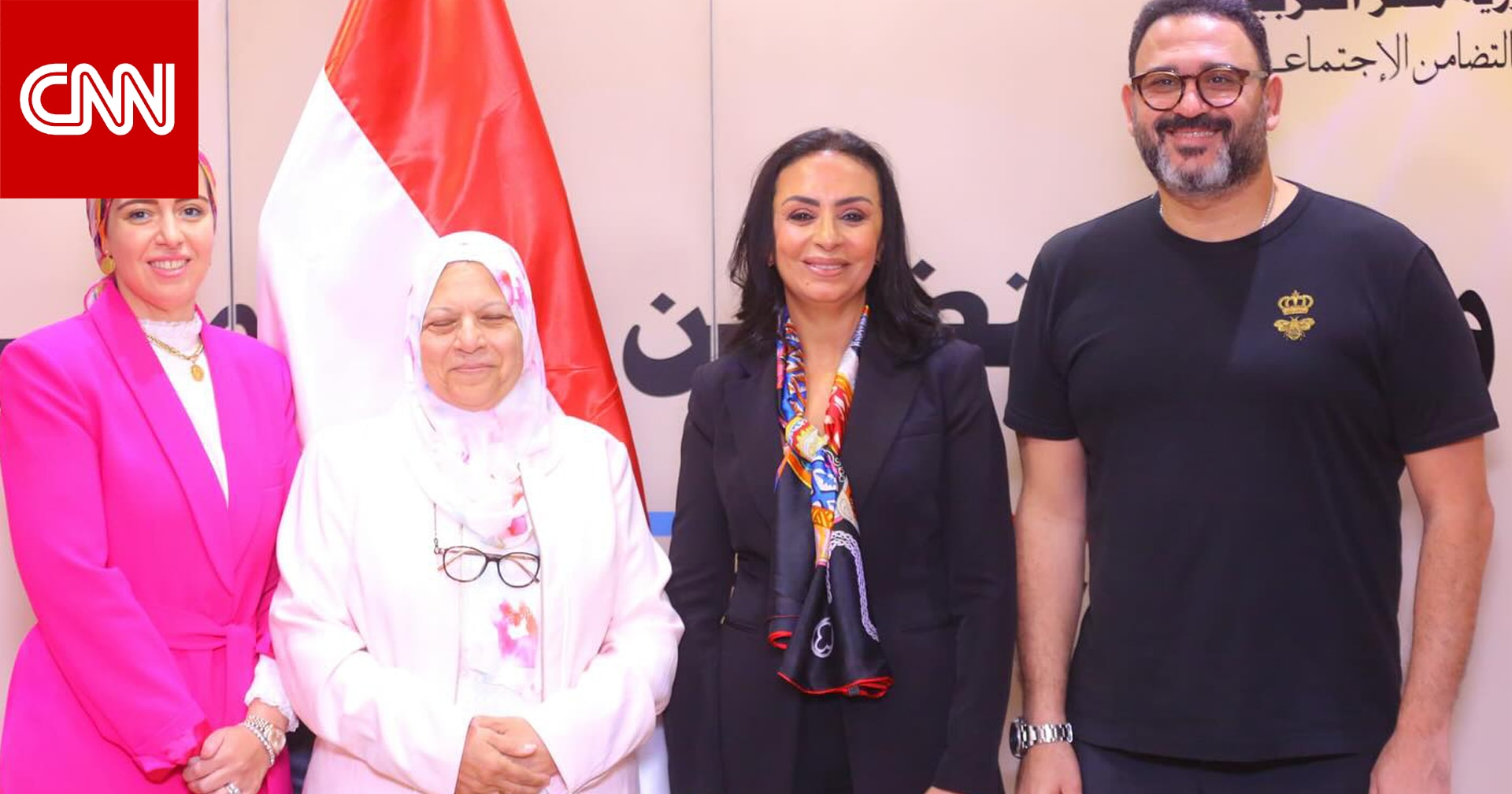 "الأب القدوة".. أكرم حسني يحظى بتكريم خاص عن دوره بمسلسل "بابا جه"