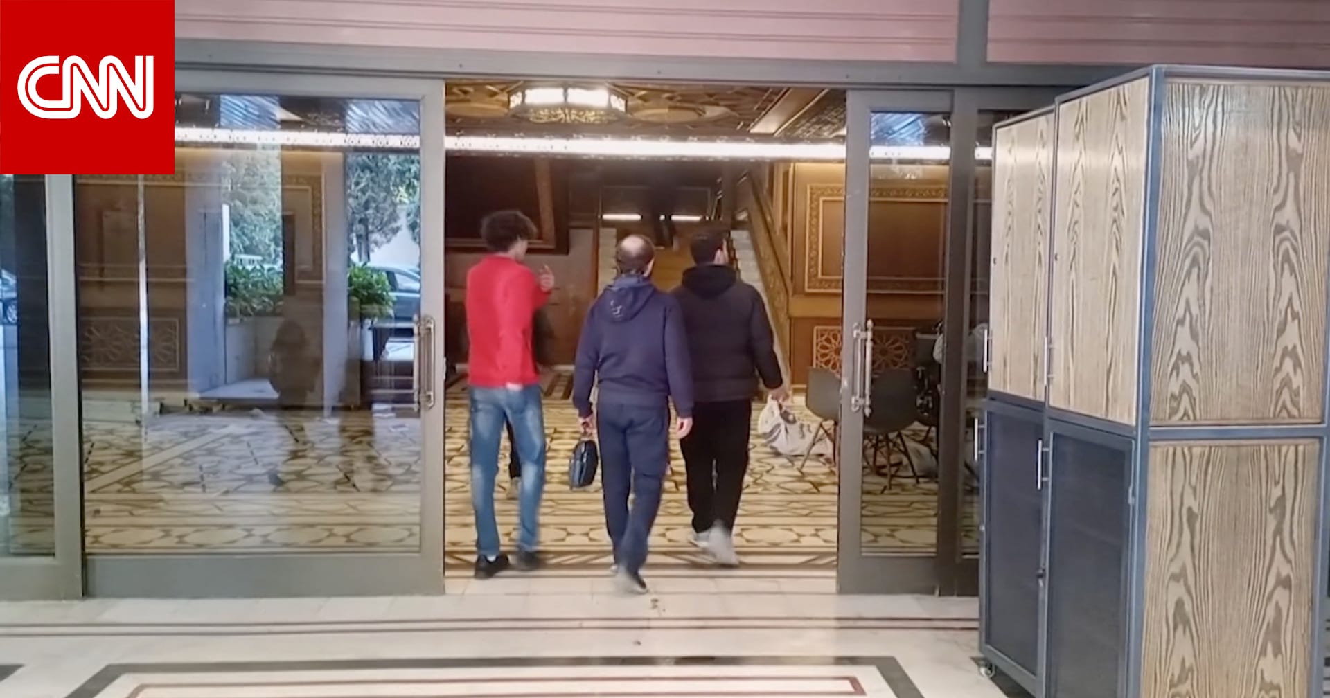 شاهد ما فعله سوريون داخل القصر الرئاسي في دمشق بعد الإطاحة بالأسد