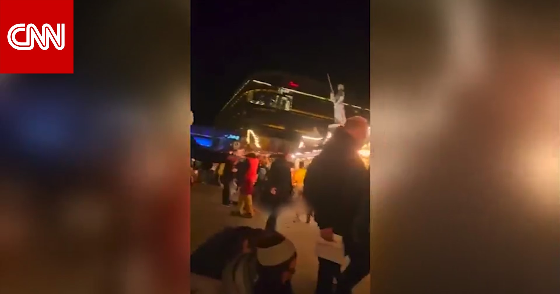 شاهد اللحظات الأولى بعد دهس سيارة حشدا في سوق عيد الميلاد بألمانيا