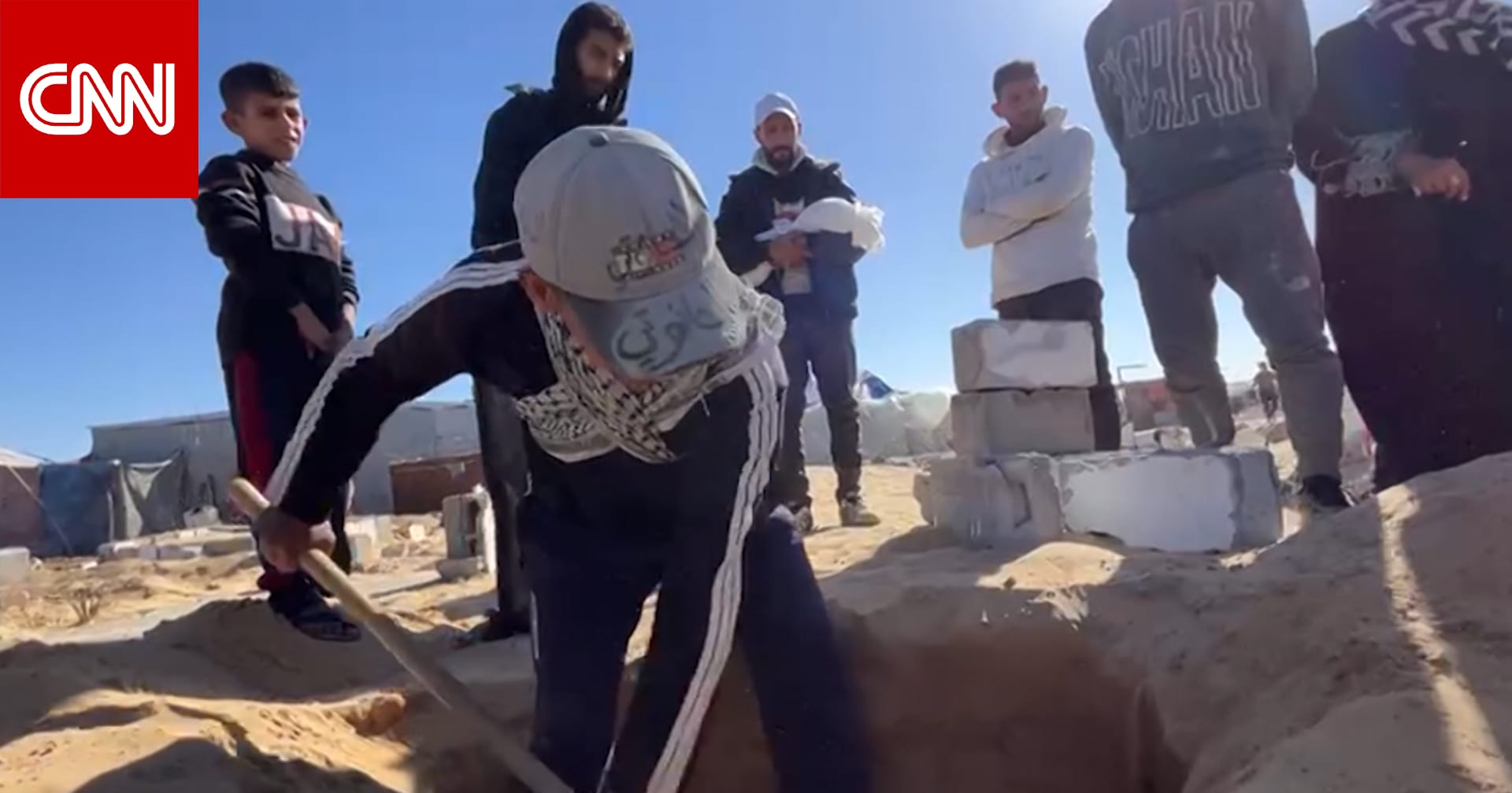 فيديو صادم.. شاهد كيف يموت الأطفال في غزة بسبب البرد القارس