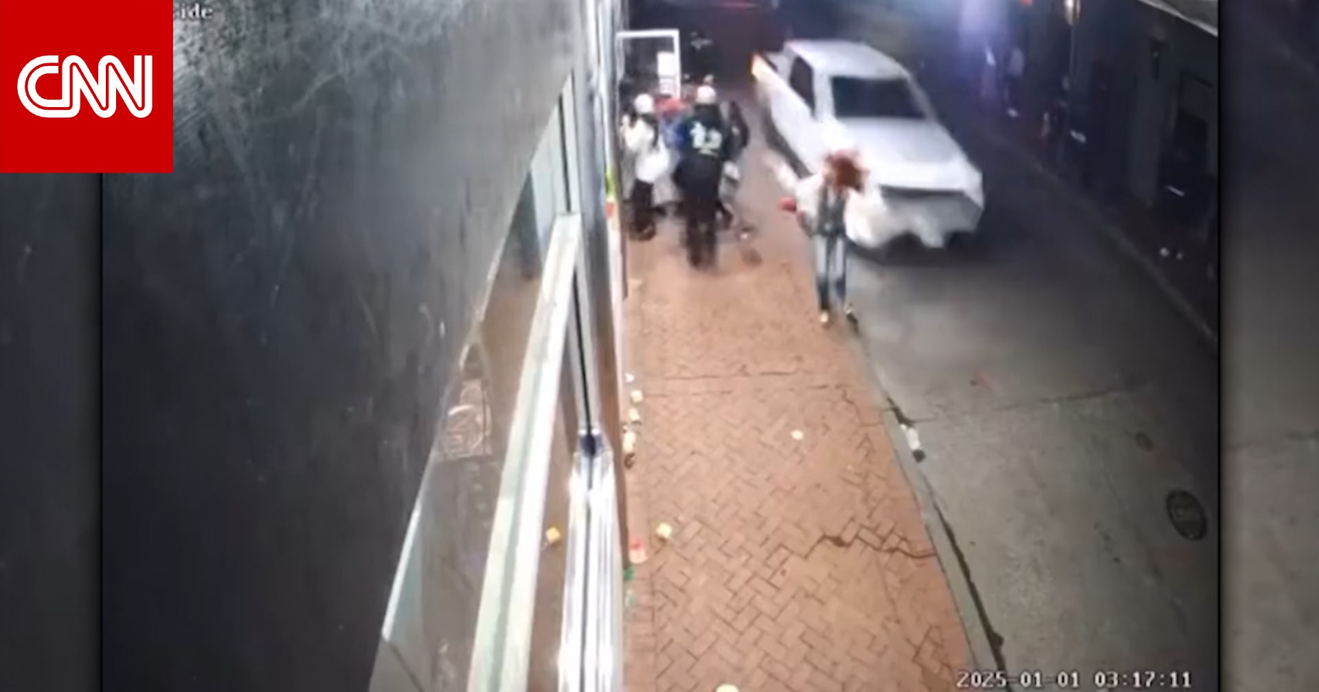 فيديو جديد يظهر ما فعله سائق الشاحنة قبل دهسه حشدًا من الناس في نيو أورليانز بلحظات