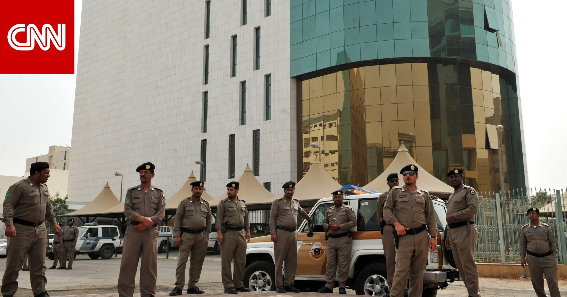 السعودية.. فيديو القبض على 10 باكستانيين نصبوا على ضحاياهم بسبائك ذهب مزيّف
