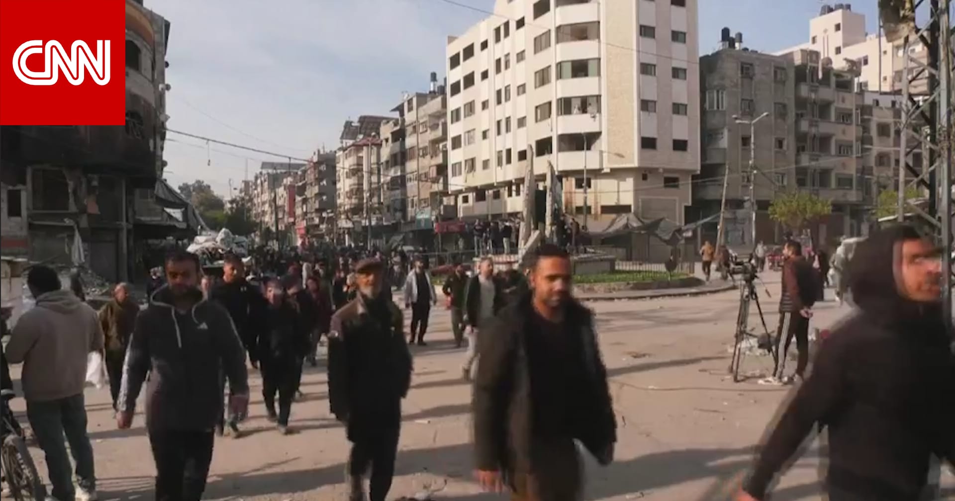شاهد لحظة عودة فلسطينيين الى بيوتهم في شمال غزة
