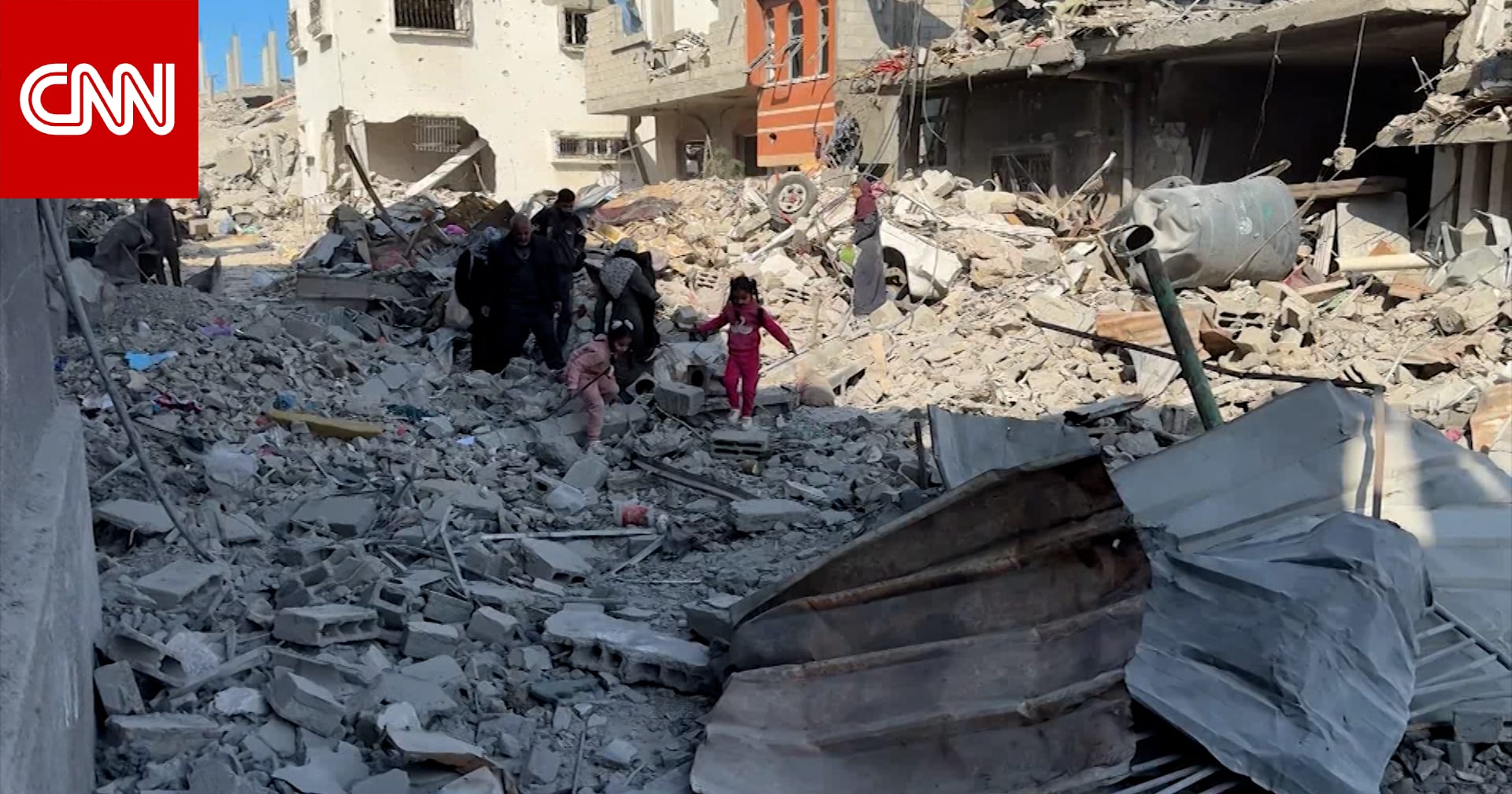 جثث تُصور وحشية ما عايشوه.. فلسطينيون يعودون لمنازلهم وسط الأنقاض بعد الهدنة