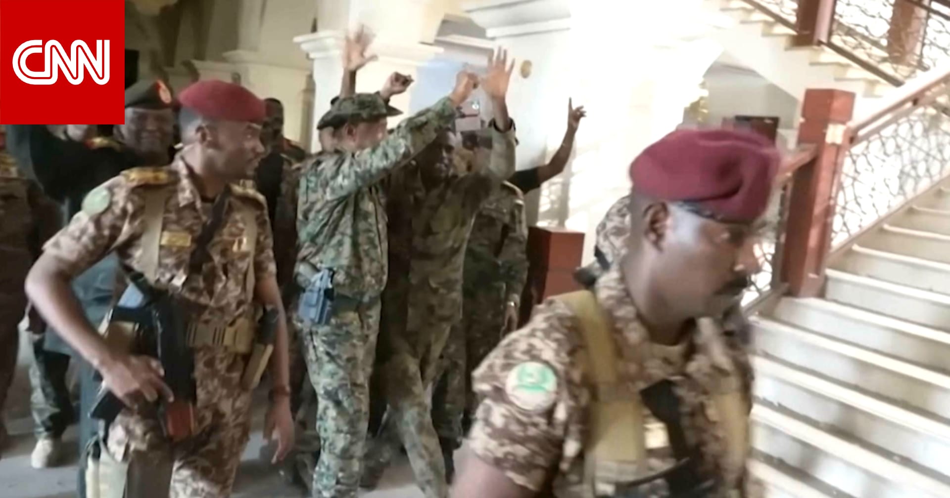 السودان.. العدسة ترصد حركة من البرهان عند وصوله الخرطوم وطرد الدعم السريع