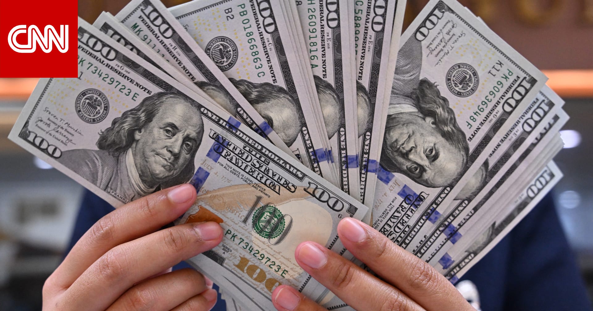 مع تصاعد الحرب التجارية.. الدولار يهبط لأدنى مستوى منذ 2022 أمام اليورو