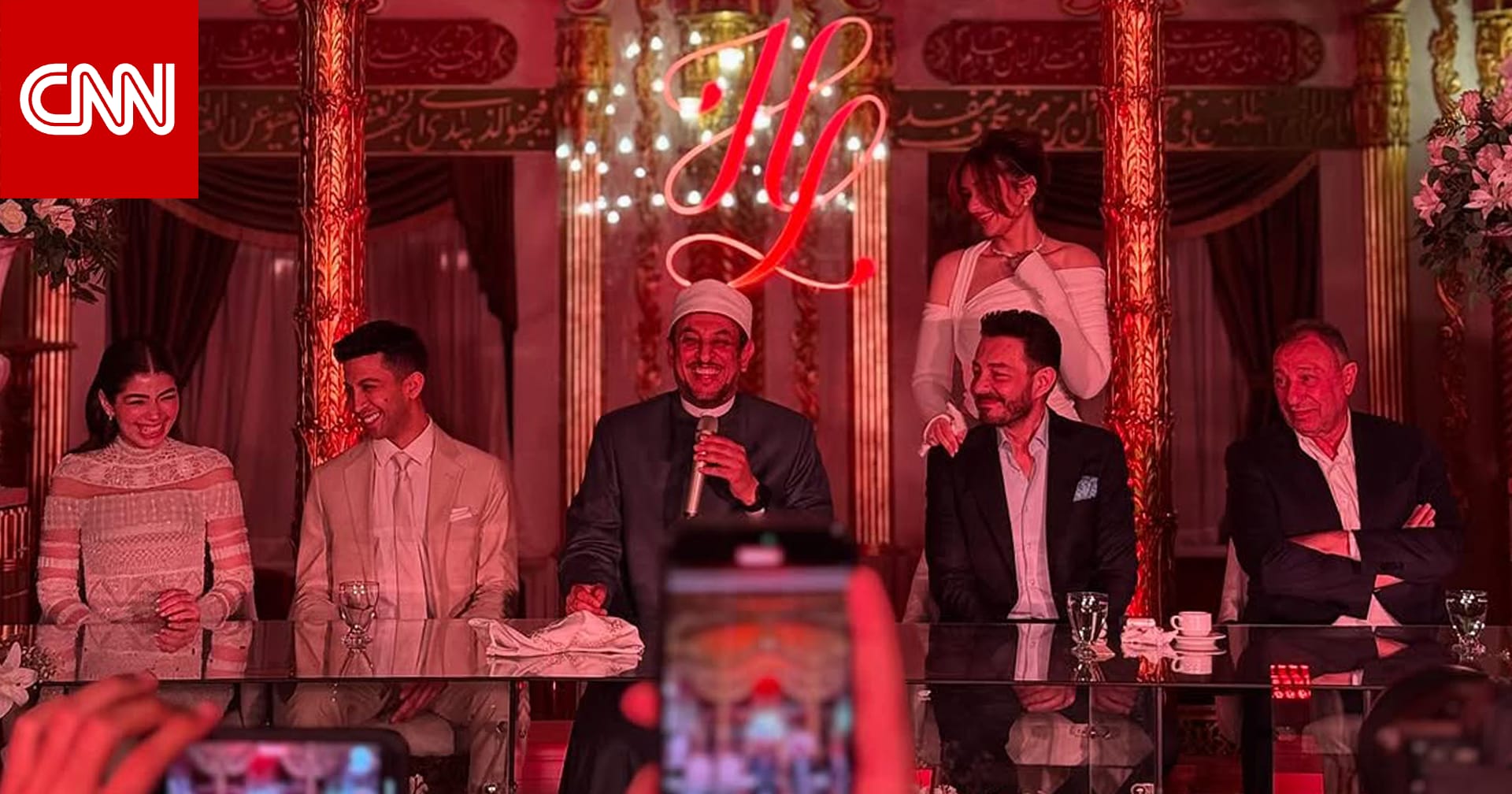 محمود الخطيب شهد على العقد.. لحظات مؤثرة من عقد قران ليلى زاهر وهشام جمّال