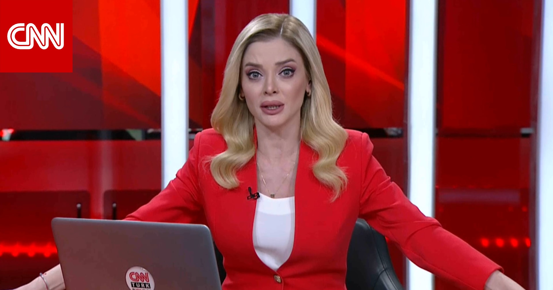 شاهد كيف تفاعلت مذيعة CNN تركيا مع زلزال إسطنبول لحظة وقوعه