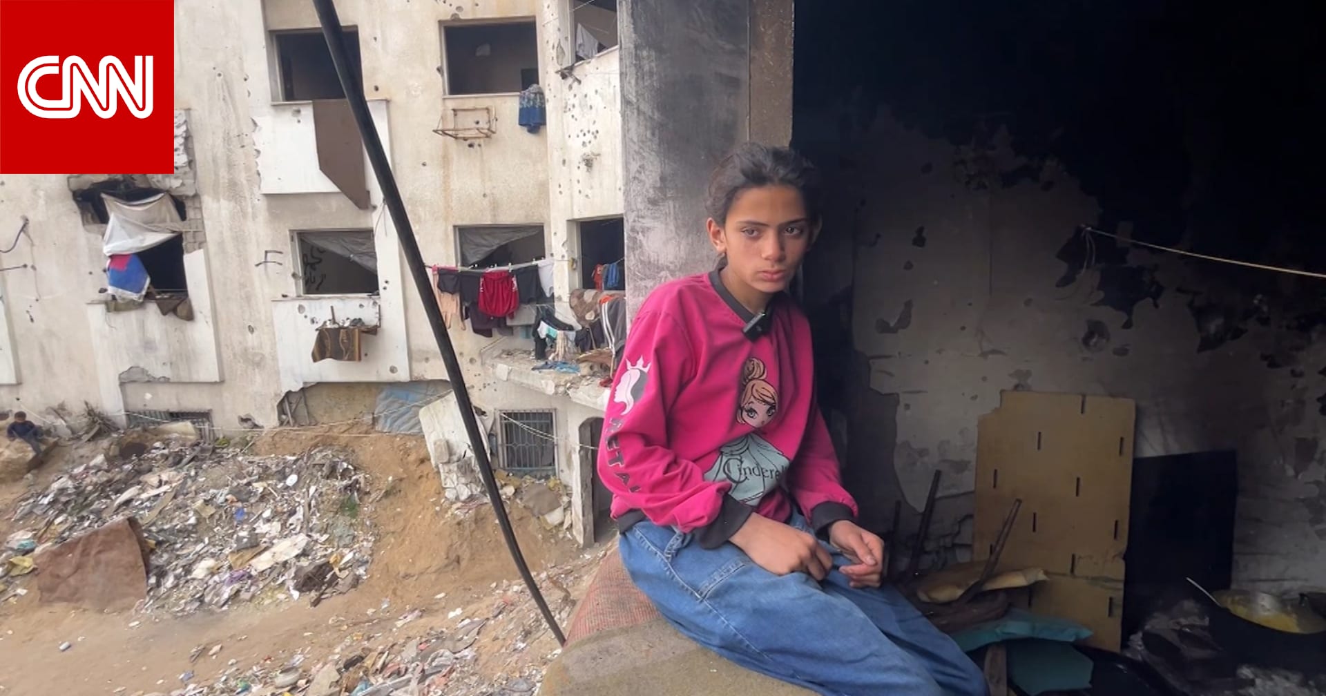 جنى السكافي.. طفلة فلسطينية في مهمة شاقة لإطعام عائلتها وسط جوع غزة