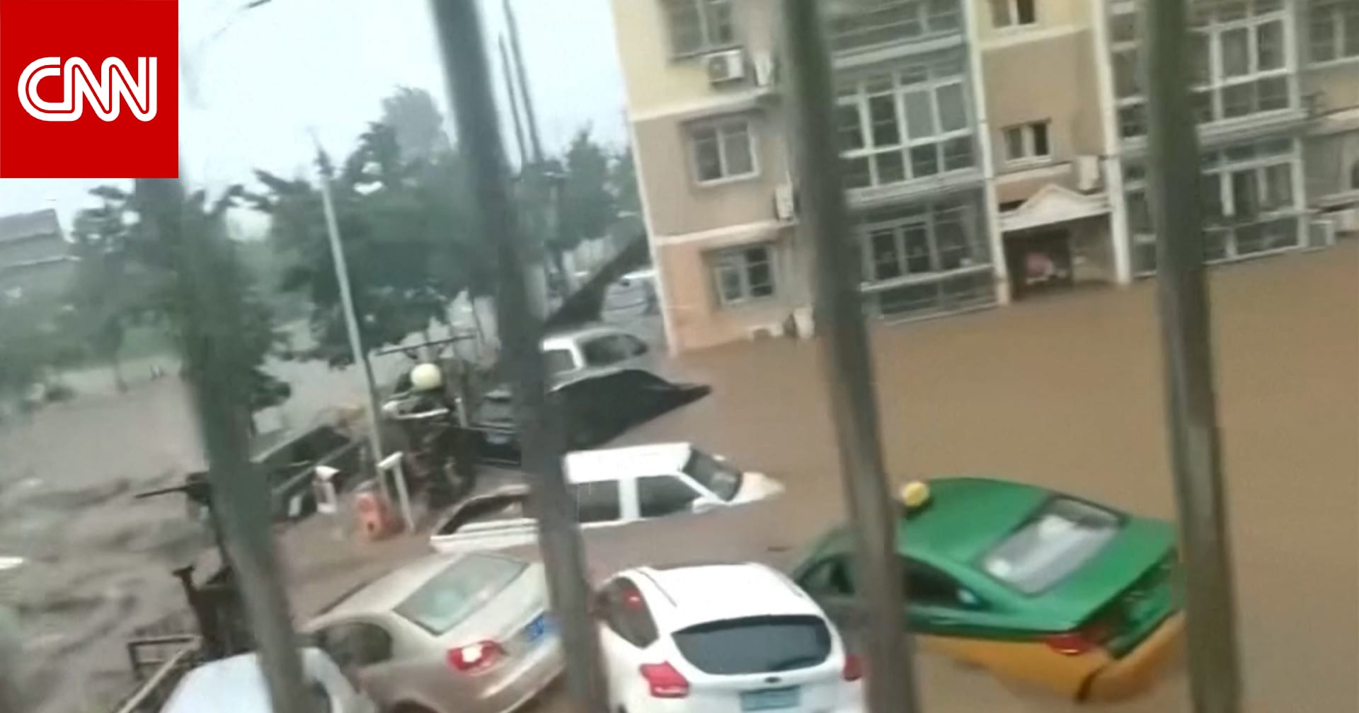 انهيارات أرضية وفيضانات مميتة بالصين تجبر 80 ألفًا على الإخلاء.. شاهد ما حدث