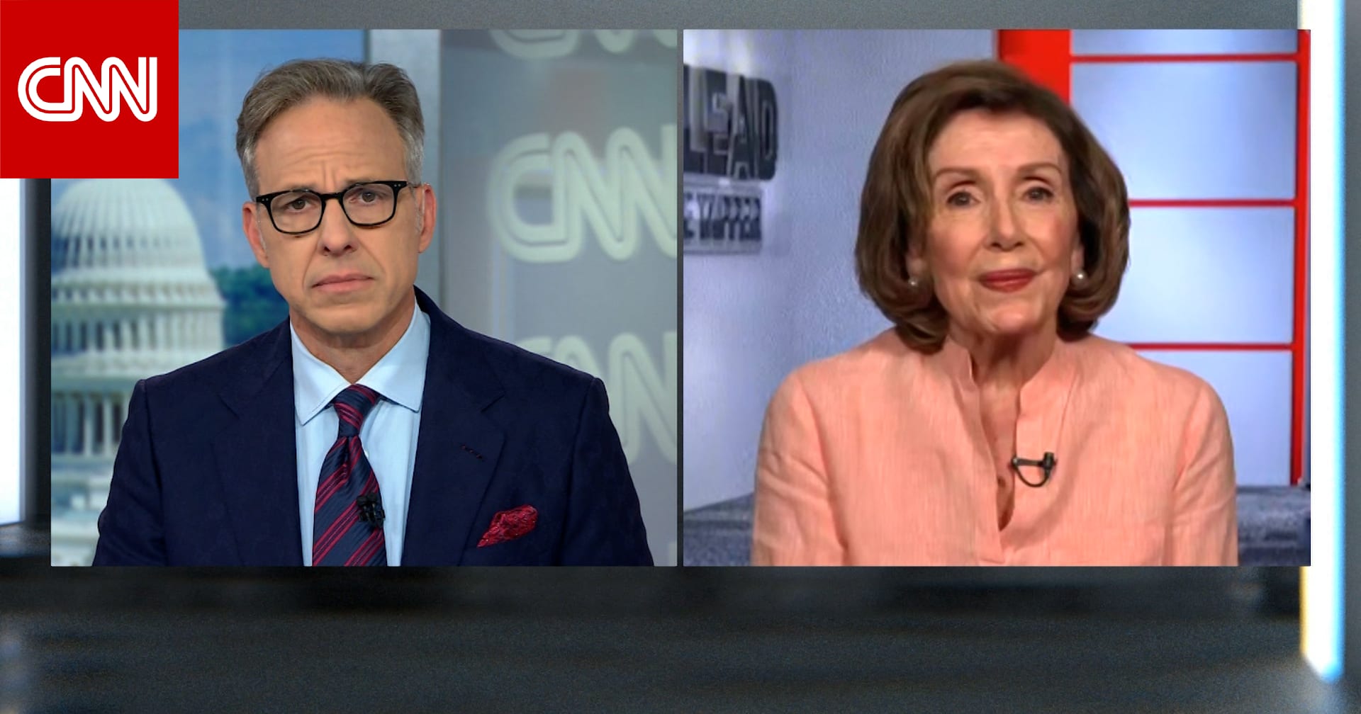 مذيع CNN يضغط على بيلوسي بشأن اتهامات ترامب لها بالتداول بناء على معلومات داخلية