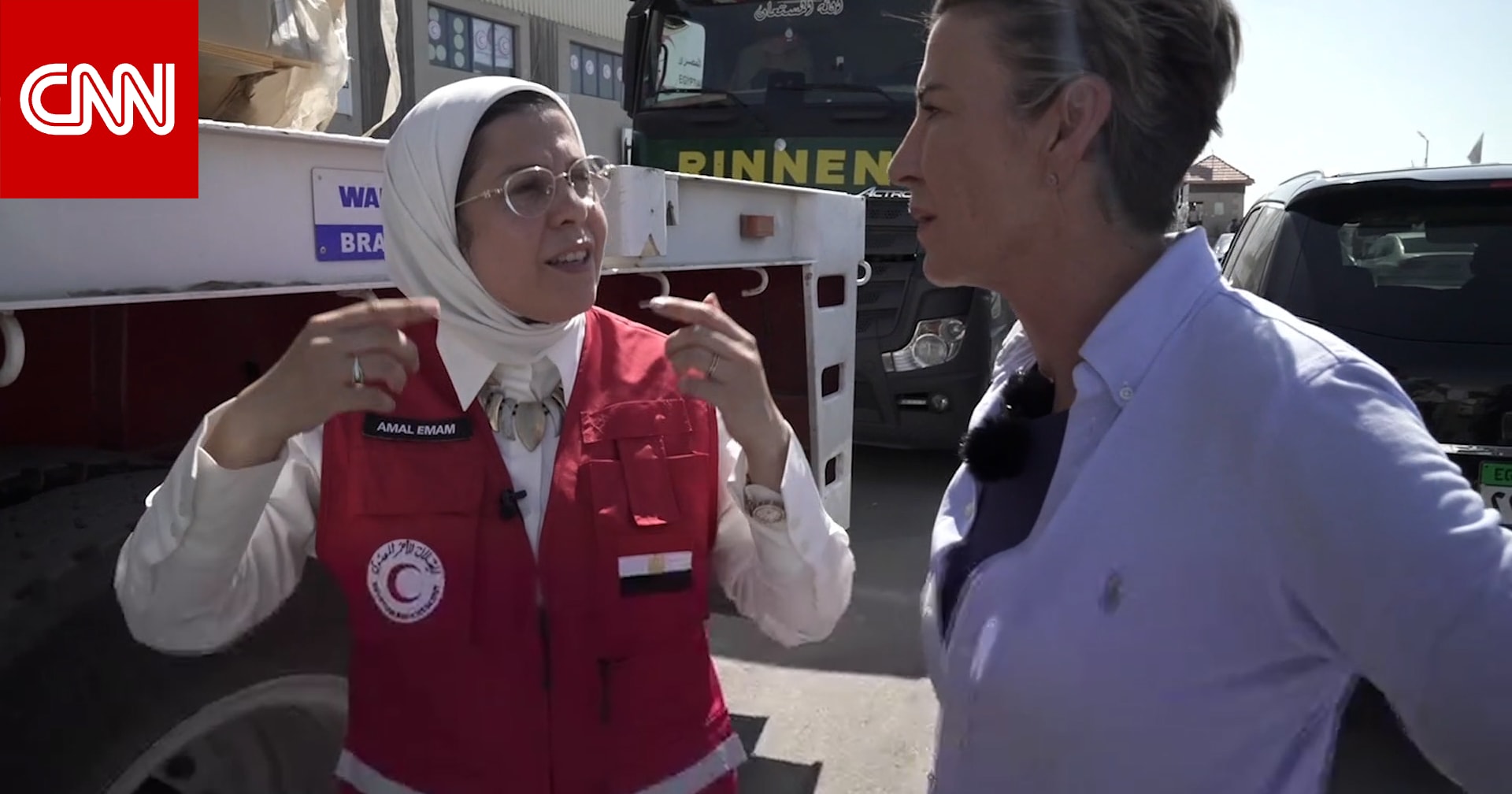 الهلال الأحمر المصري يظهر لـCNN المساعدات التي رفضت إسرائيل دخولها
