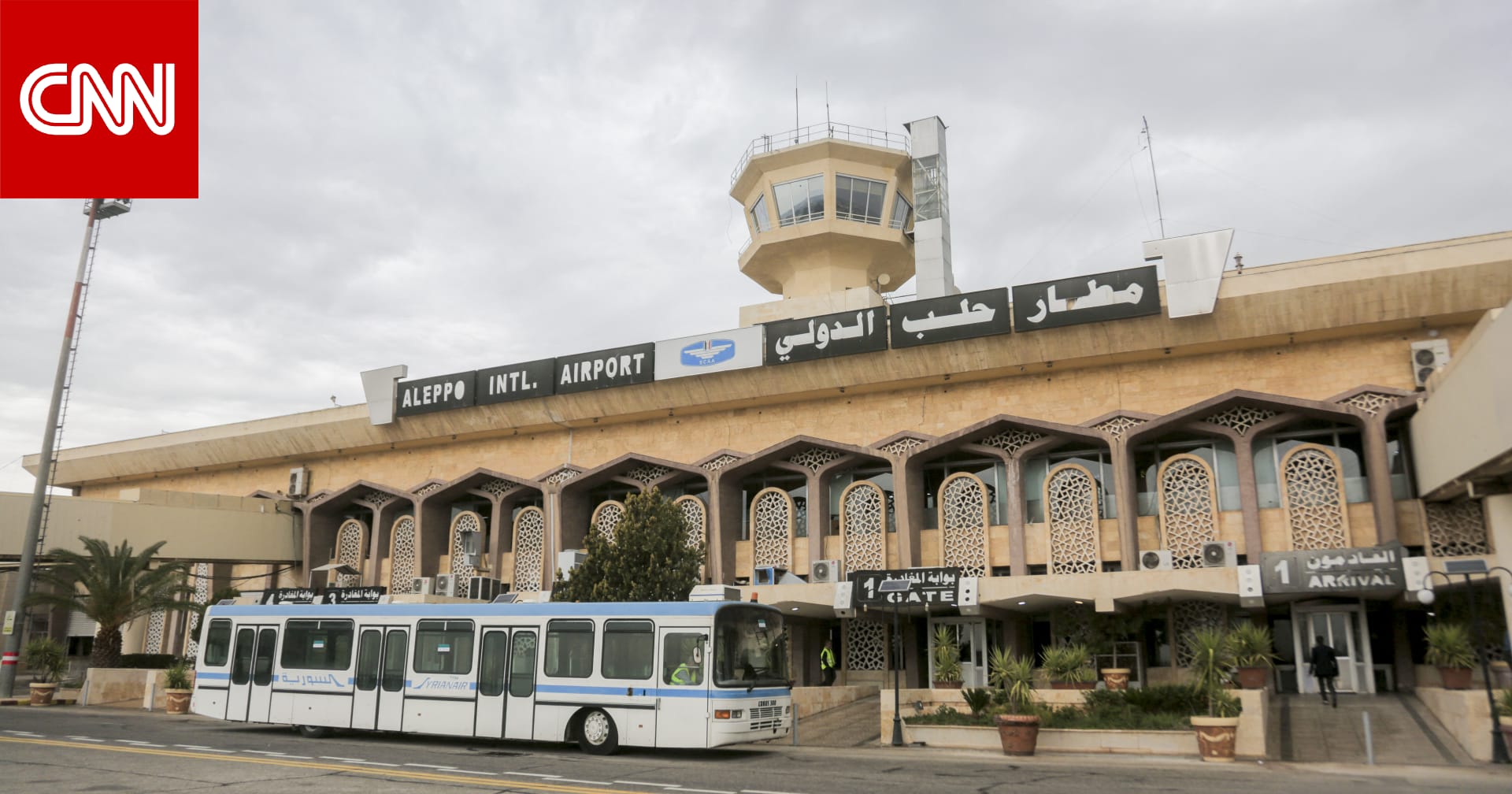 سوريا.. طيران مسير يستهدف سيارة على طريق مطار حلب الدولي