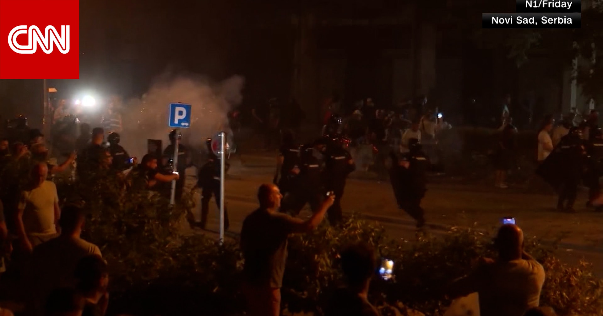 صربيا.. الشرطة تقمع مظاهرات حاشدة تطالب بإقالة الرئيس بالغاز وقنابل الصوت