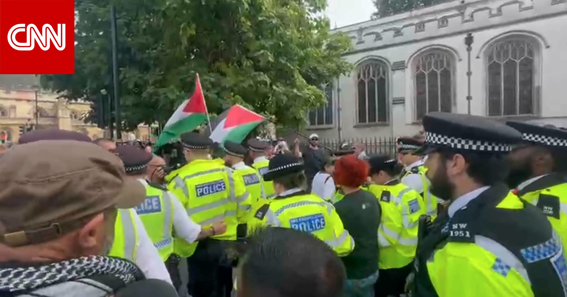 تجمعوا احتجاجًا على حظر منظمة "فلسطين أكشن".. شرطة لندن تعتقل متظاهرين في ساحة البرلمان