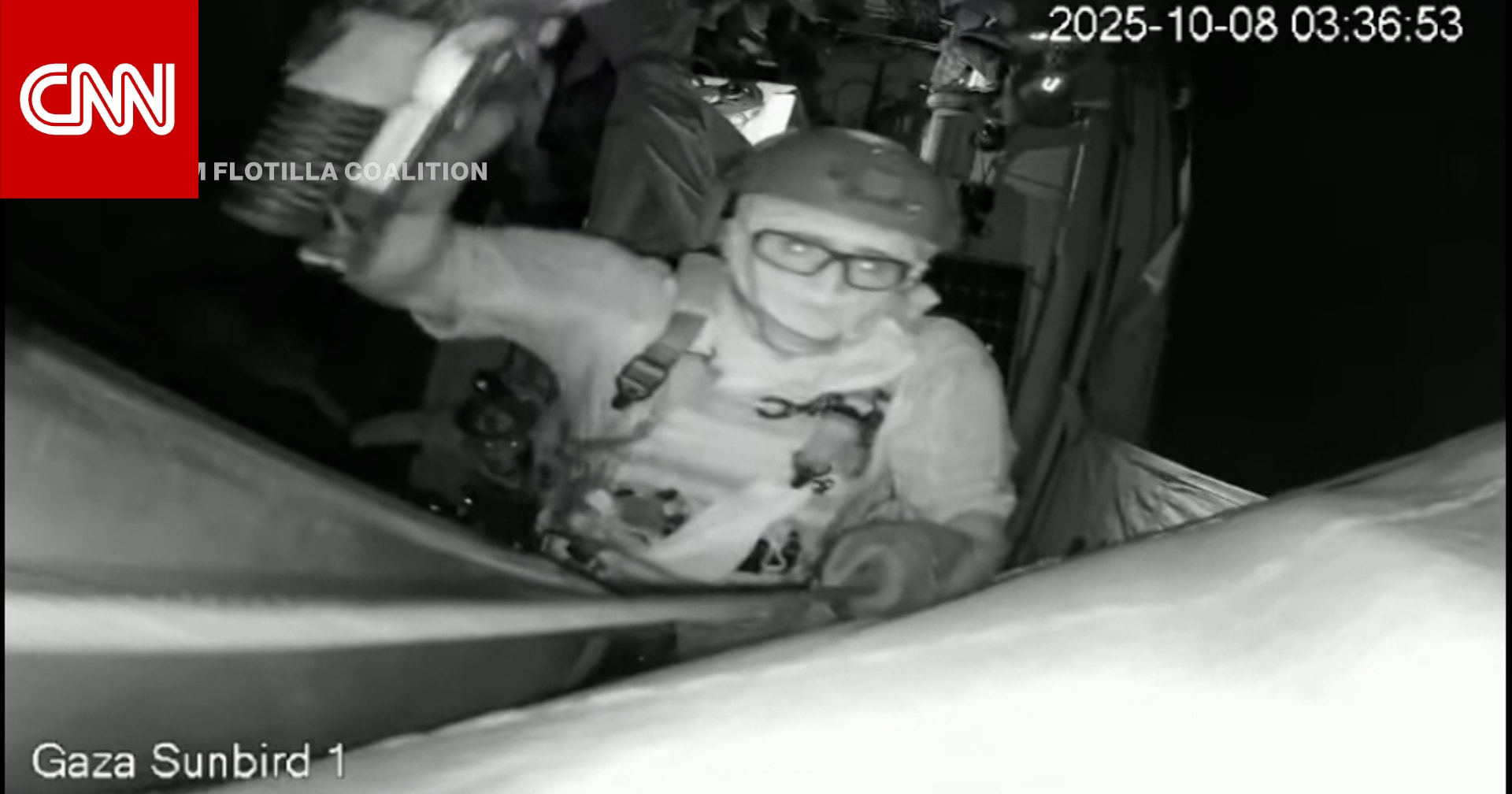 شاهد لحظة اعتراض القوات الإسرائيلية لأسطول مساعدات متجه لغزة