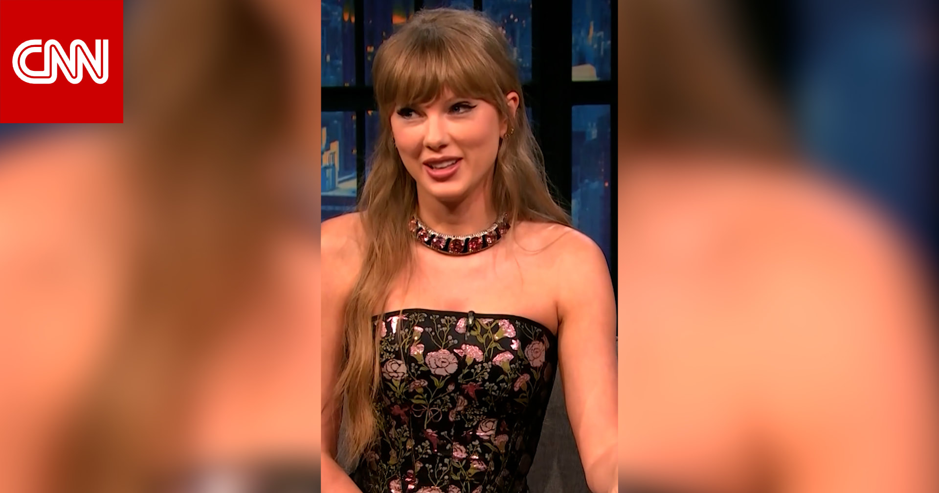 شاهد كيف تروي تايلور سويفت خطأ ترافيس كيلسي بالخلط بين امرأتين