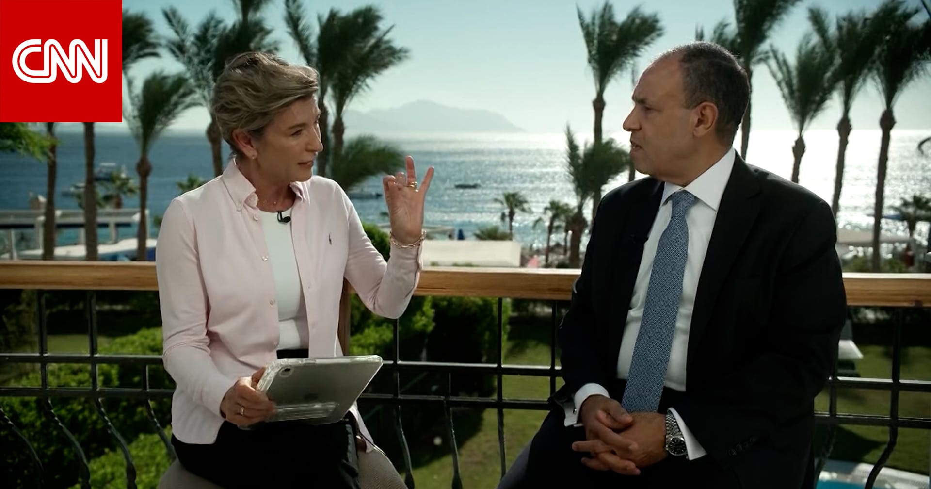 مذيعة CNN لوزير خارجية مصر: هل حصلتم من حماس على التزام بنزع سلاحها؟ شاهد كيف رد