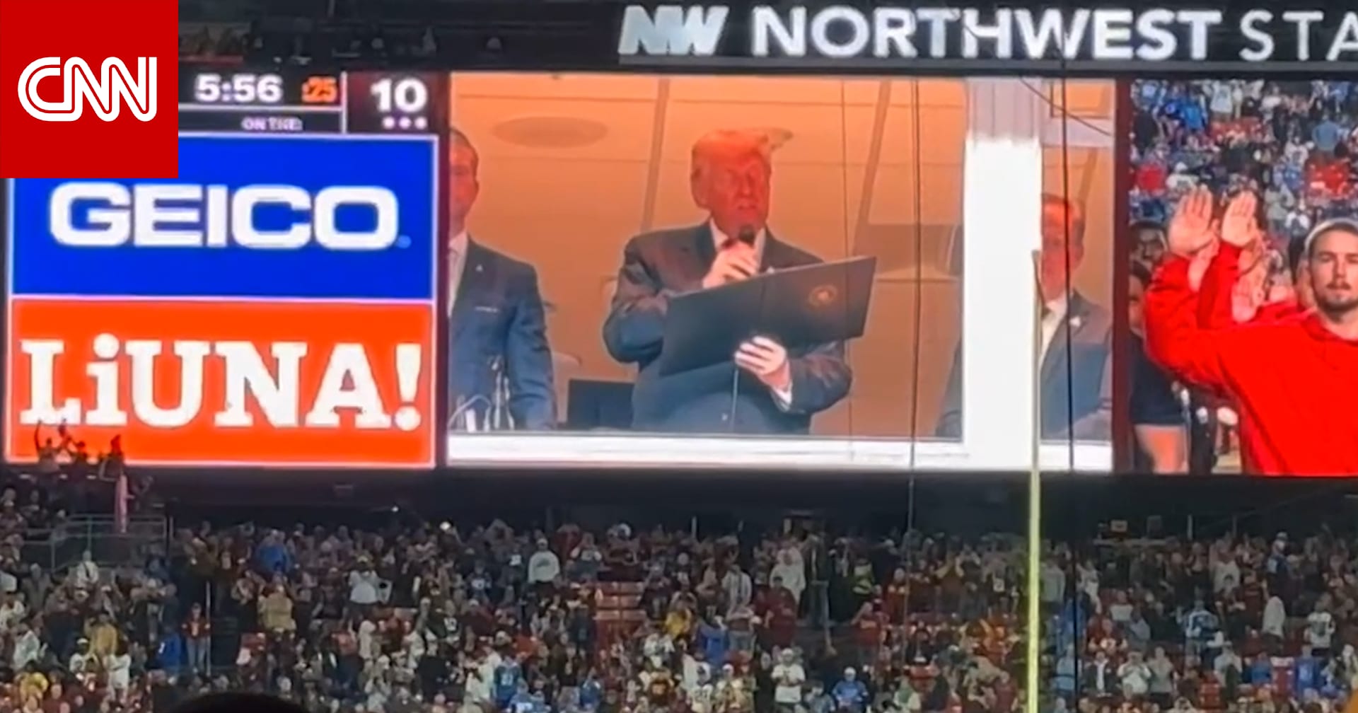 شاهد.. ترامب يُستقبل بصيحات استهجان شديدة أثناء أدائه اليمين الدستورية لأعضاء الجيش