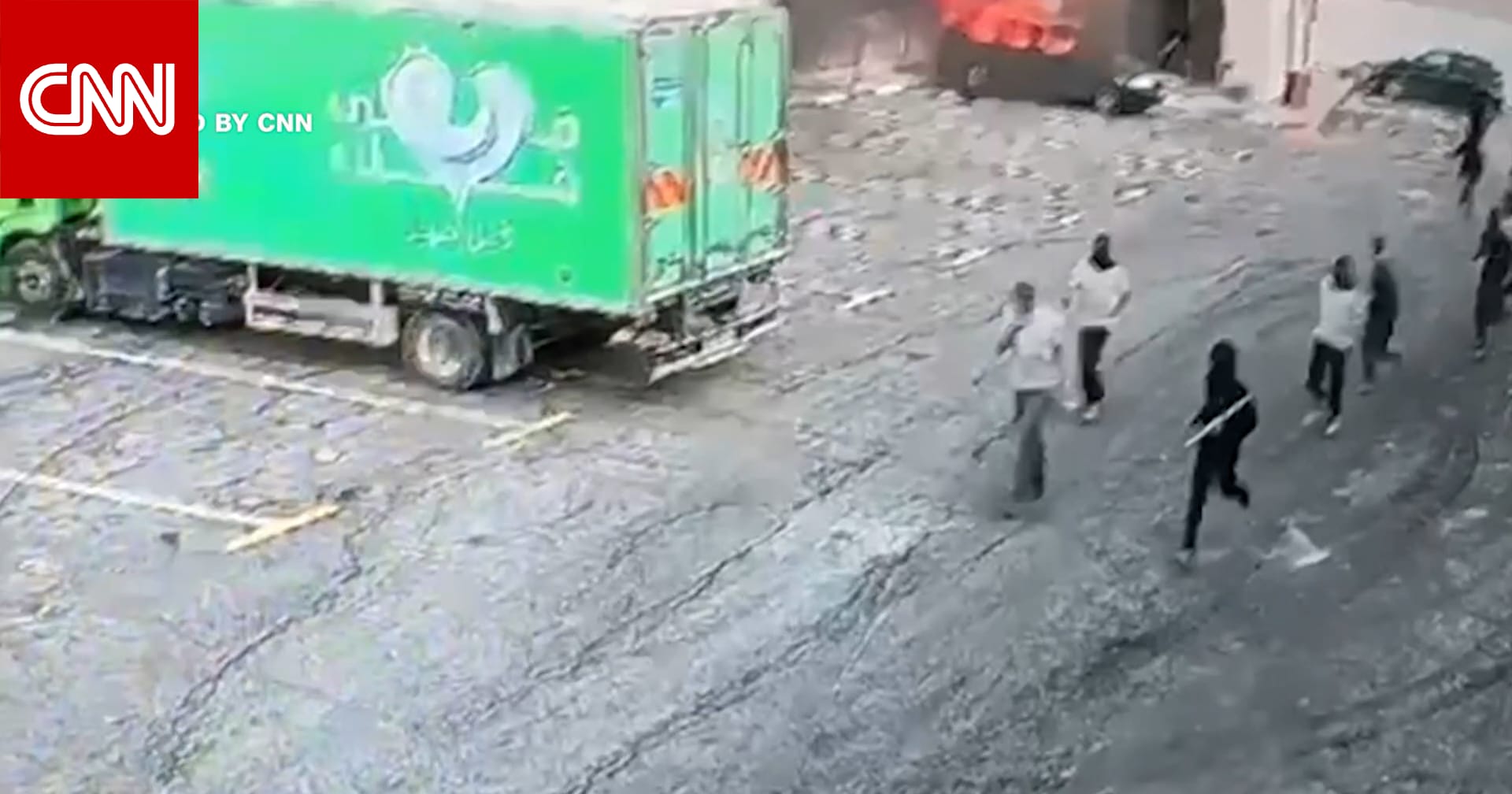 شاهد مستوطنين يشنّون هجومًا بالنار بالضفة الغربية.. وإصابة عدة فلسطينيين