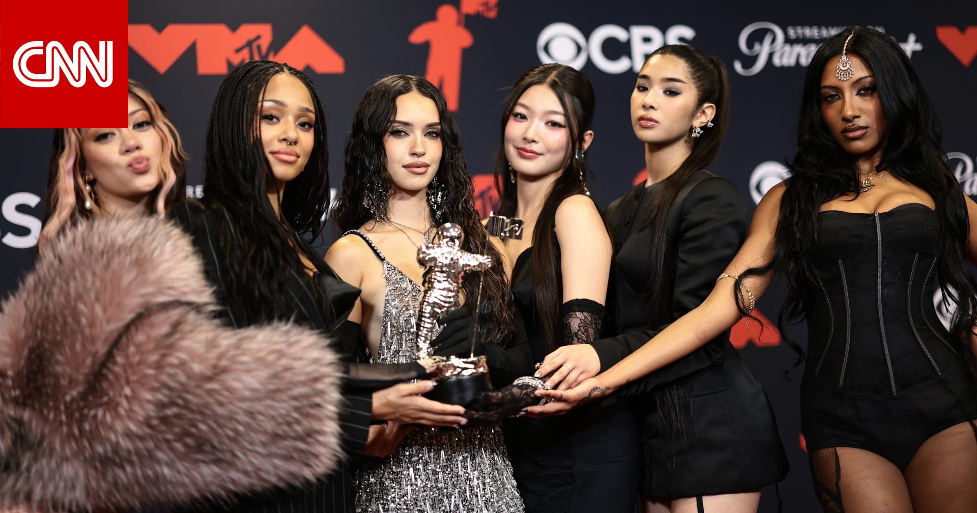 "التدقيق على الإنترنت عبء ثقيل".. فرقة "KATSEYE" تتلقى آلاف التهديدات بالقتل