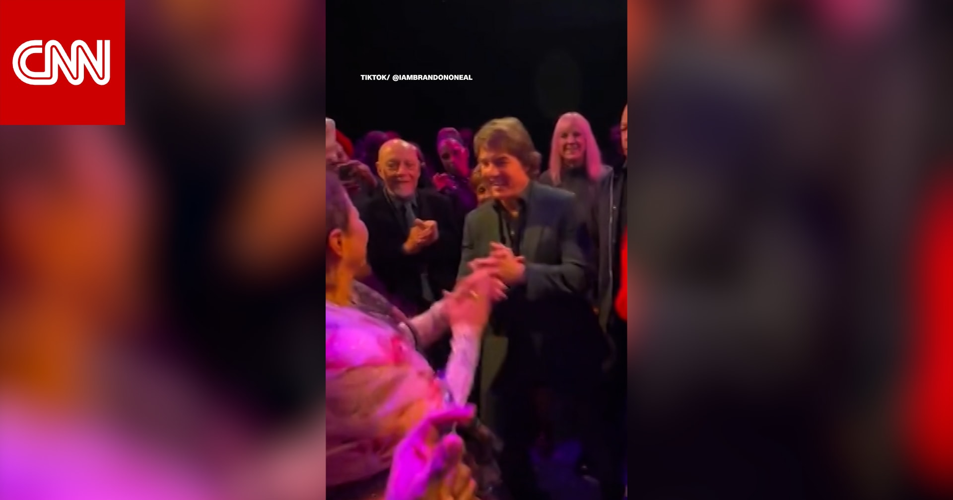 تداول فيديو لتوم كروز وهو يرقص مع ممثلة قبل فوزهما بجوائز الأوسكار الفخرية