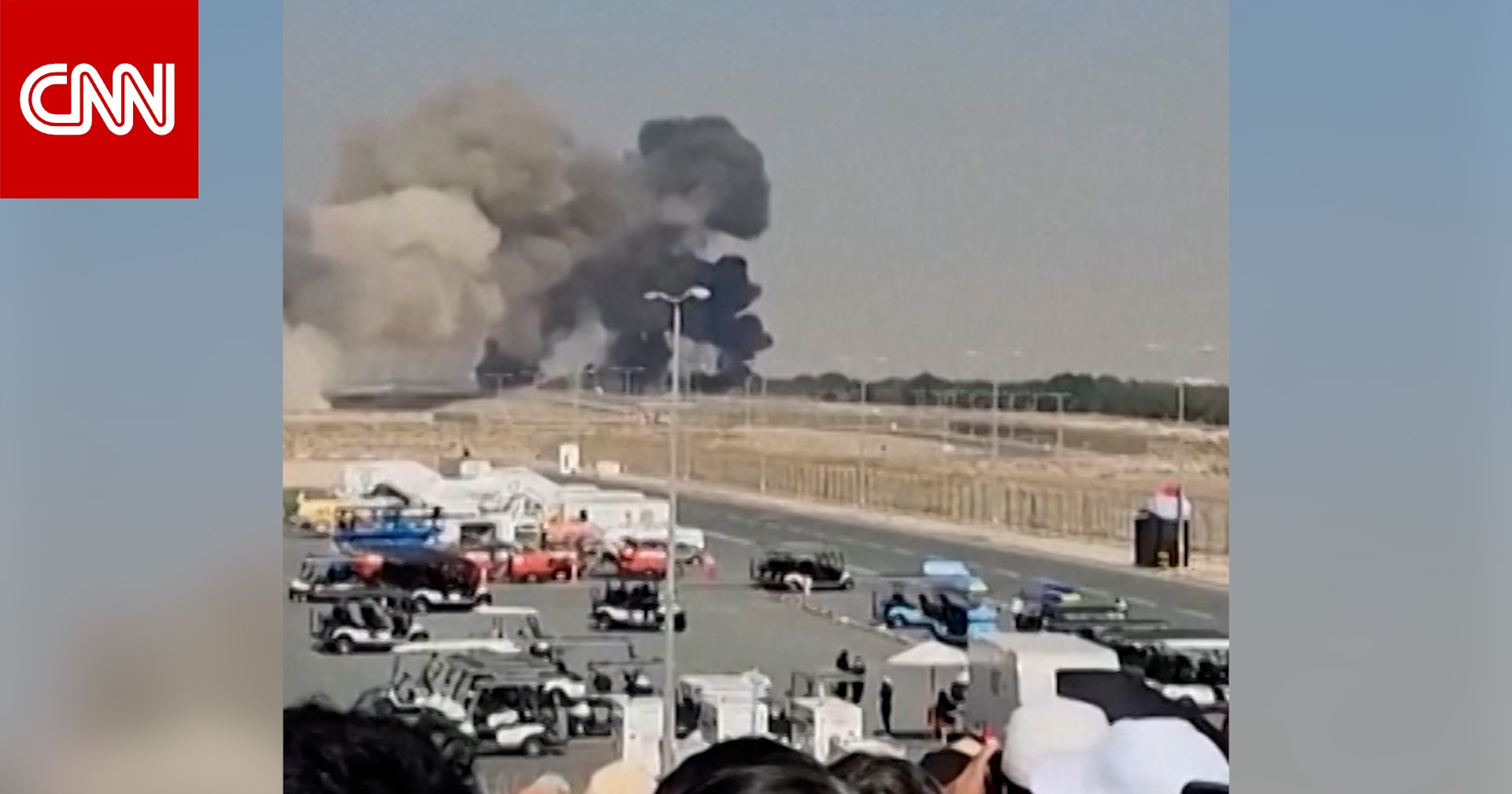 لحظة تحطم طائرة مقاتلة في معرض دبي للطيران