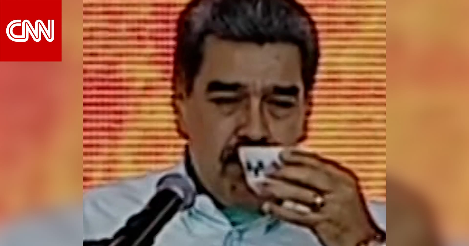 شاهد.. مادورو يحتسي فنجان قهوة علنا منهيًا شائعات فراره من فنزويلا