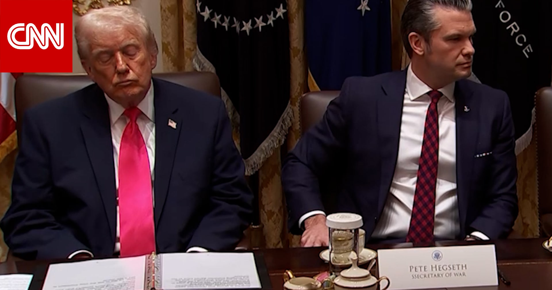 هل نام؟.. فيديو يرصد ترامب خلال اجتماع بين وزرائه استمر 3 ساعات