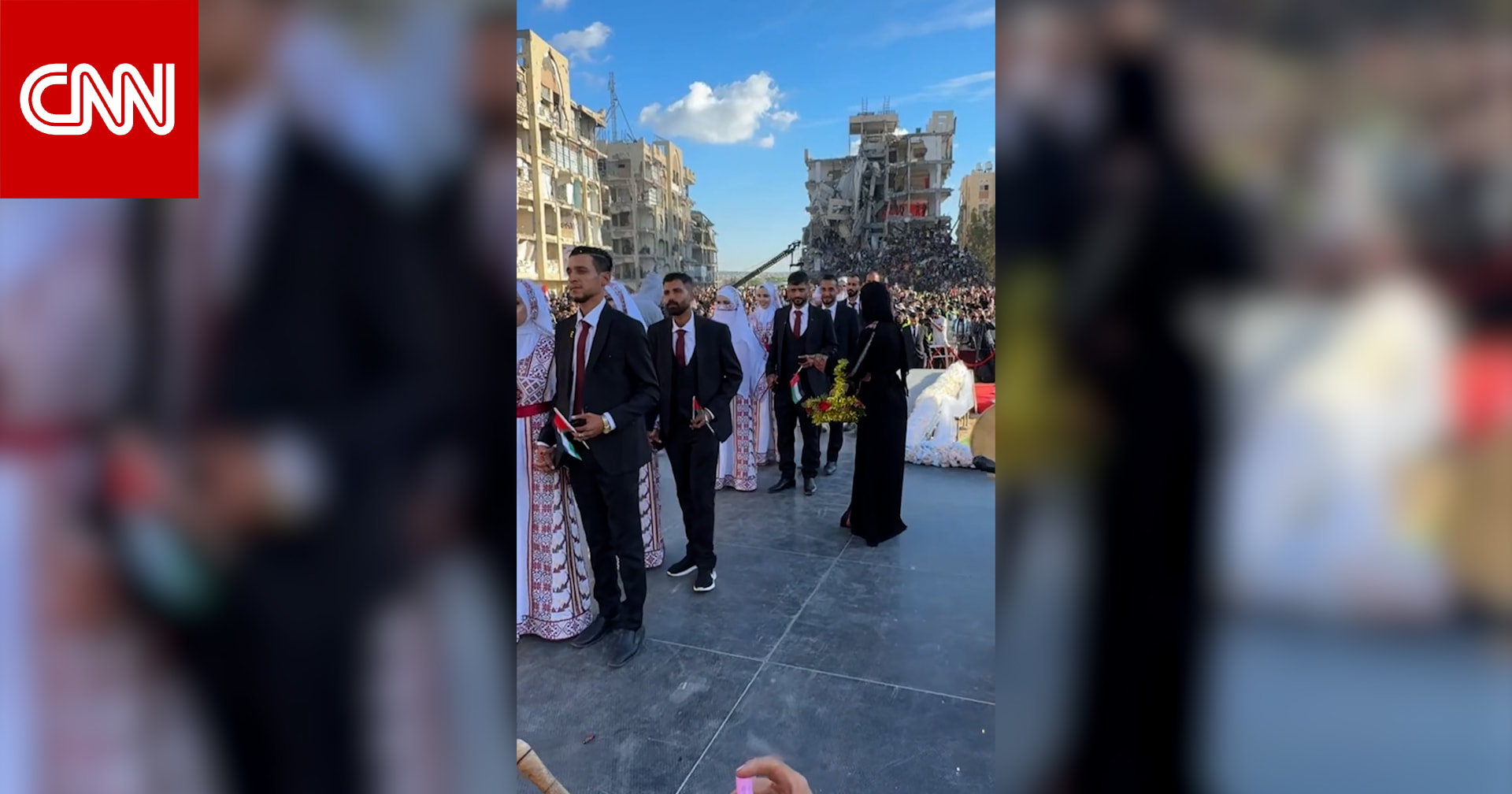 شاهد.. زفاف جماعي لأكثر من 50 عروسًا وعريسًا في غزة