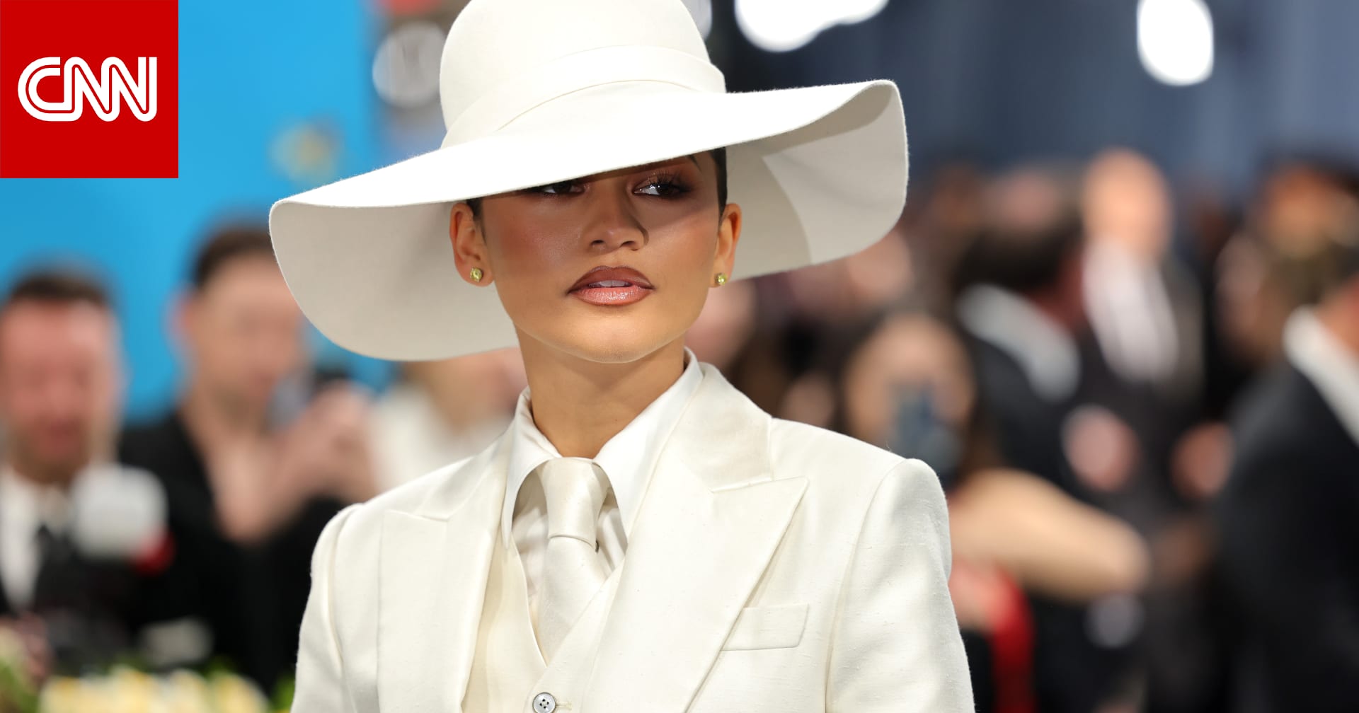 اللون الأبيض..هكذا تتألق النجمات بلون عام 2026 