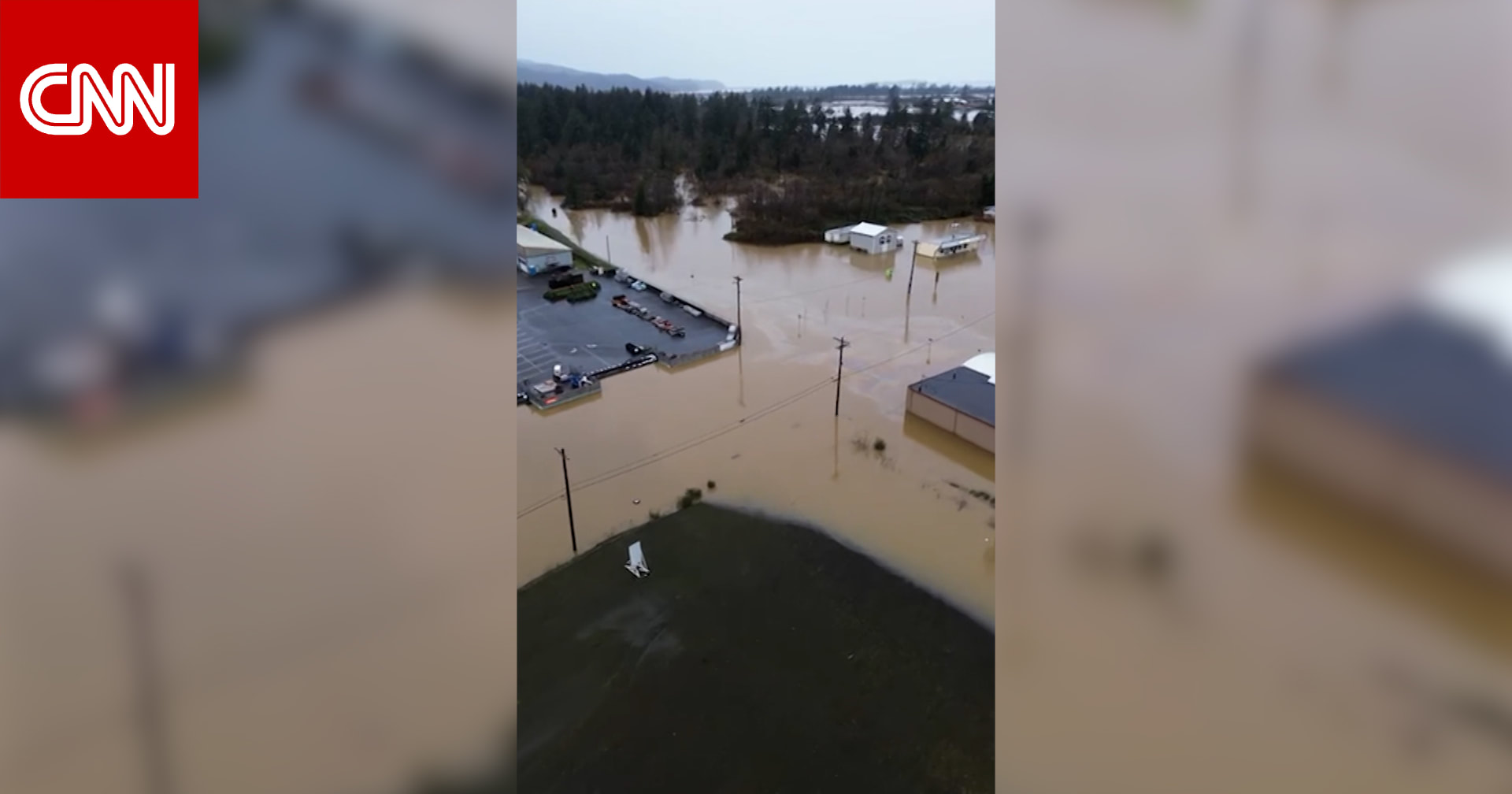 فيضانات عارمة ناجمة عن ظاهرة "النهر الجوي" تضرب ولايات أمريكية