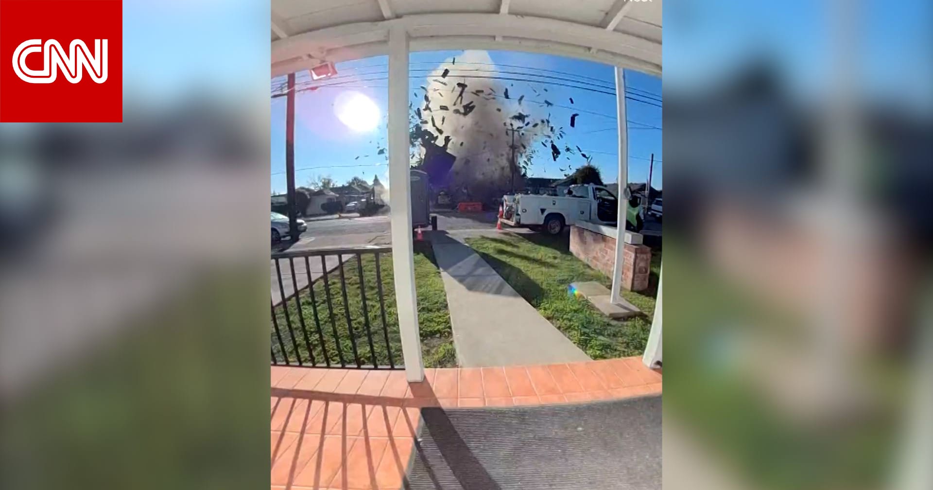 كاميرا مراقبة ترصد لحظة انفجار خط غاز في كاليفورنيا