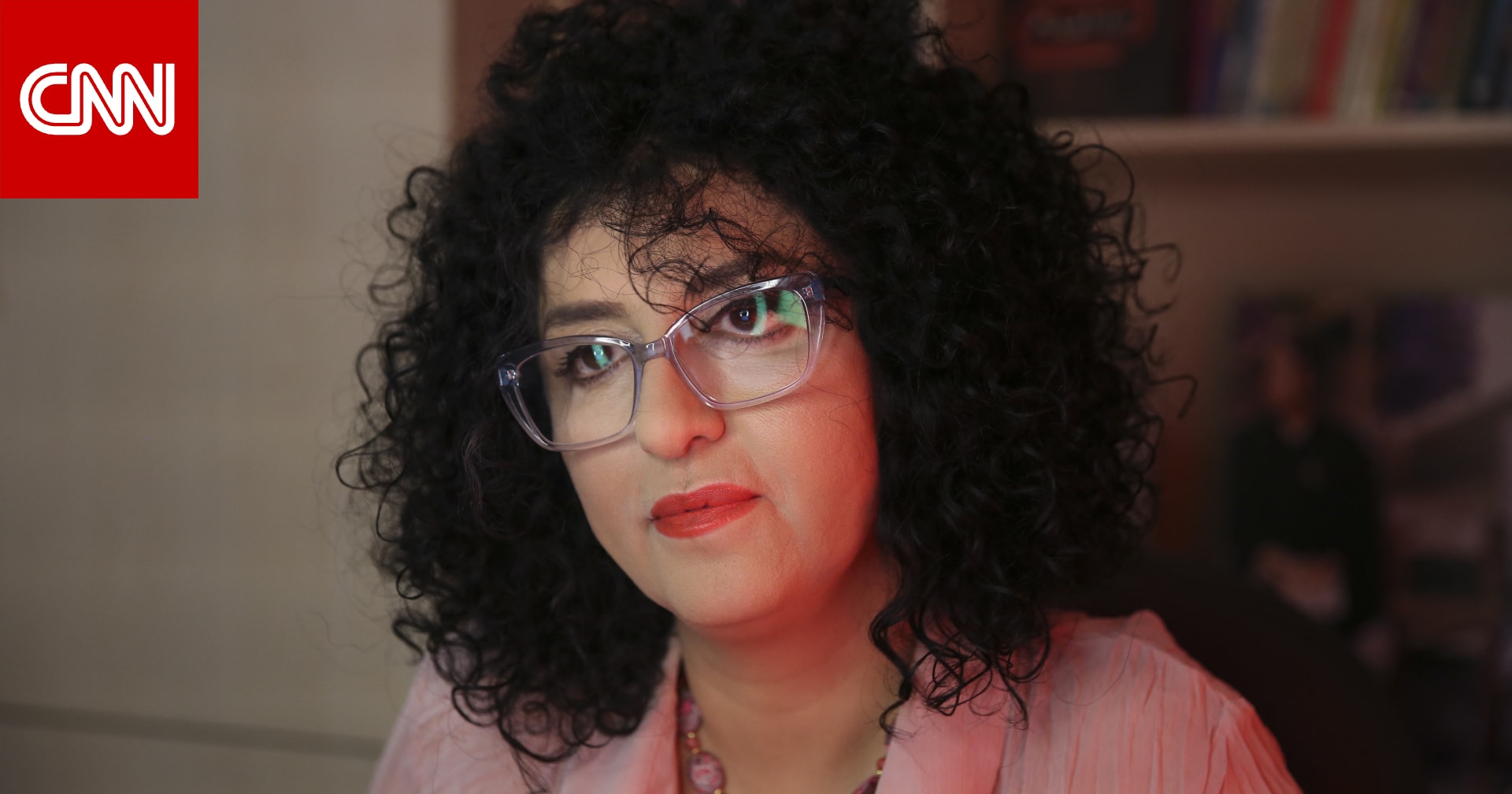 مؤسستها: السلطات الإيرانية تُلقي القبض على الفائزة بجائزة نوبل للسلام نرجس محمدي