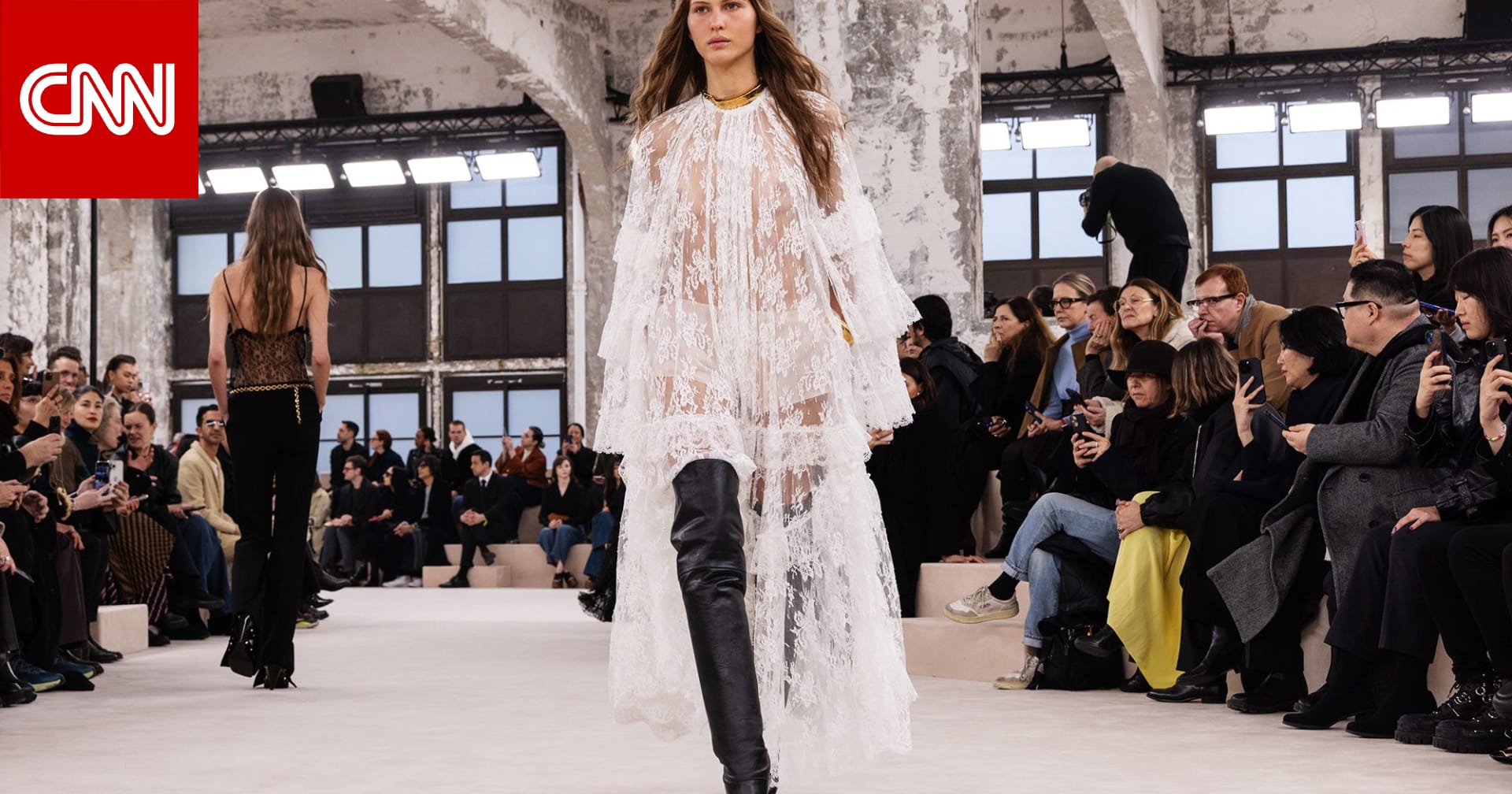 من البراءة إلى الإثارة.. لماذا نرتدي الدانتيل؟ 