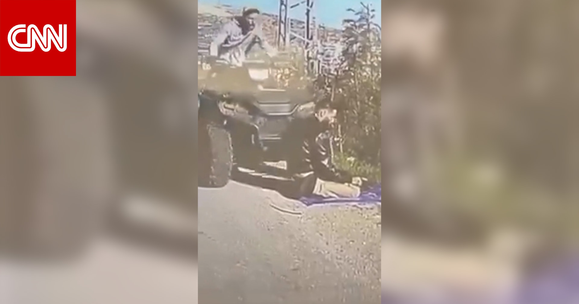 لحظة دهس جندي إسرائيلي لفلسطيني أثناء أدائه الصلاة في رام الله