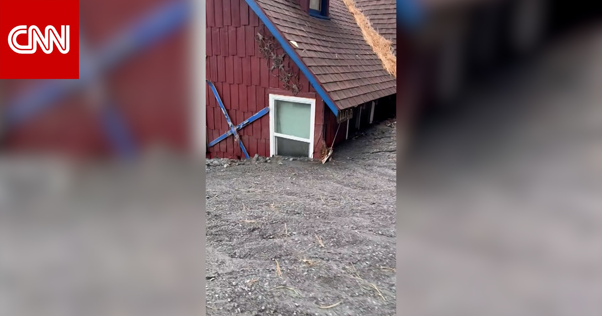 مشاهد صادمة لعاصفة مدمّرة في كاليفورنيا.. منازل وسيارات تحت الوحل