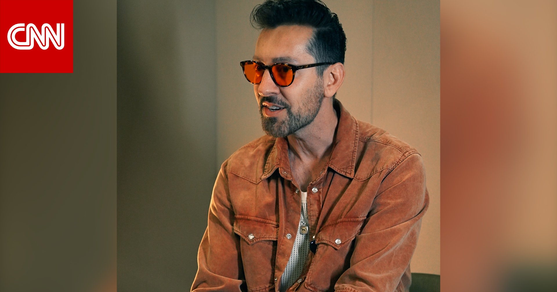 كوميدي أمريكي من أصول إيرانية يشارك نصيحته لصناع المحتوى.. ماذا قال؟