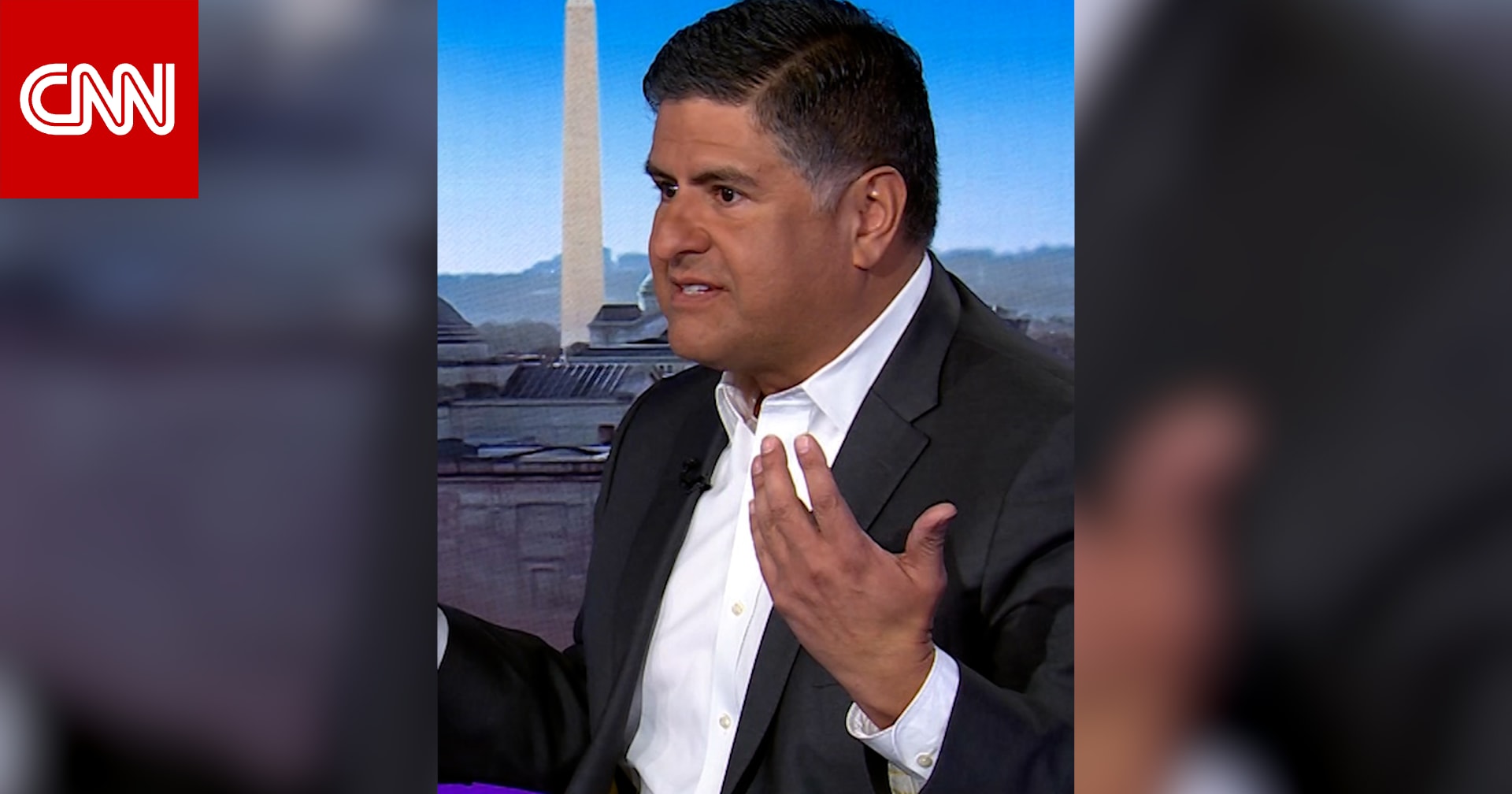 رحّلوا شخصًا يشبهني.. مستشار حملة ترامب السابق يبين لـCNN لما يحمل جواز سفره معه